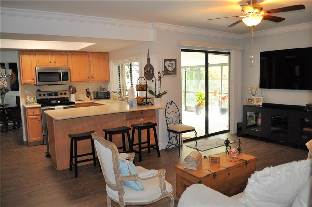 TROPIC PALMS - Residential