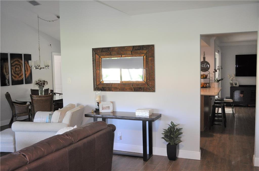 TROPIC PALMS - Residential