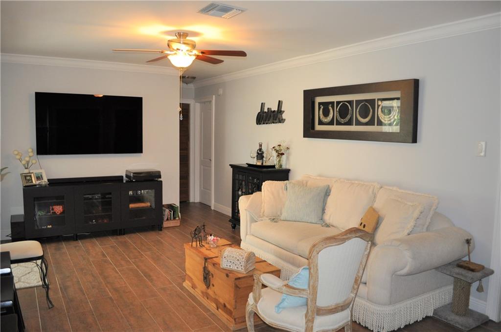 TROPIC PALMS - Residential