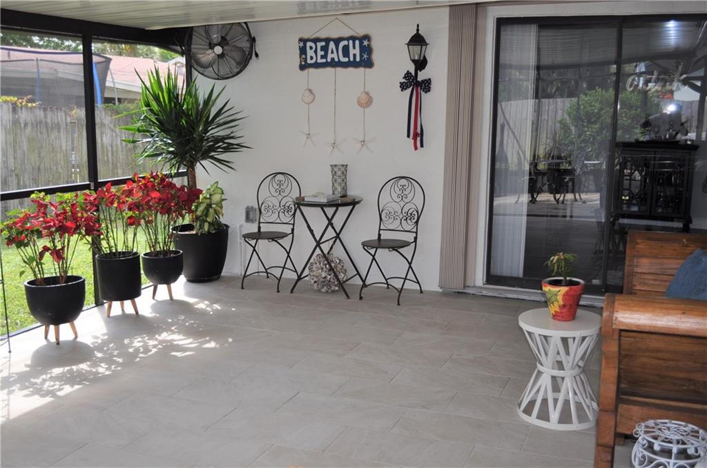 TROPIC PALMS - Residential