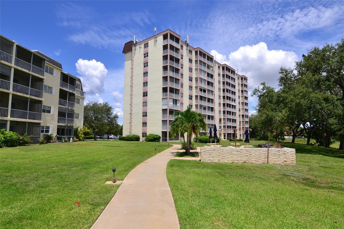 BRIARWOOD - Residential