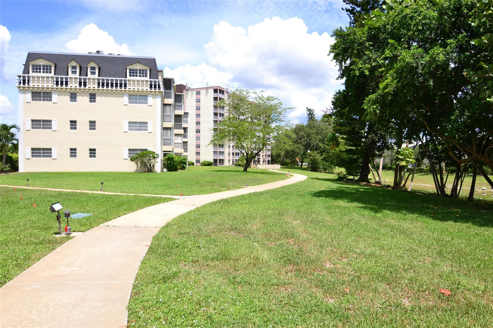 BRIARWOOD - Residential