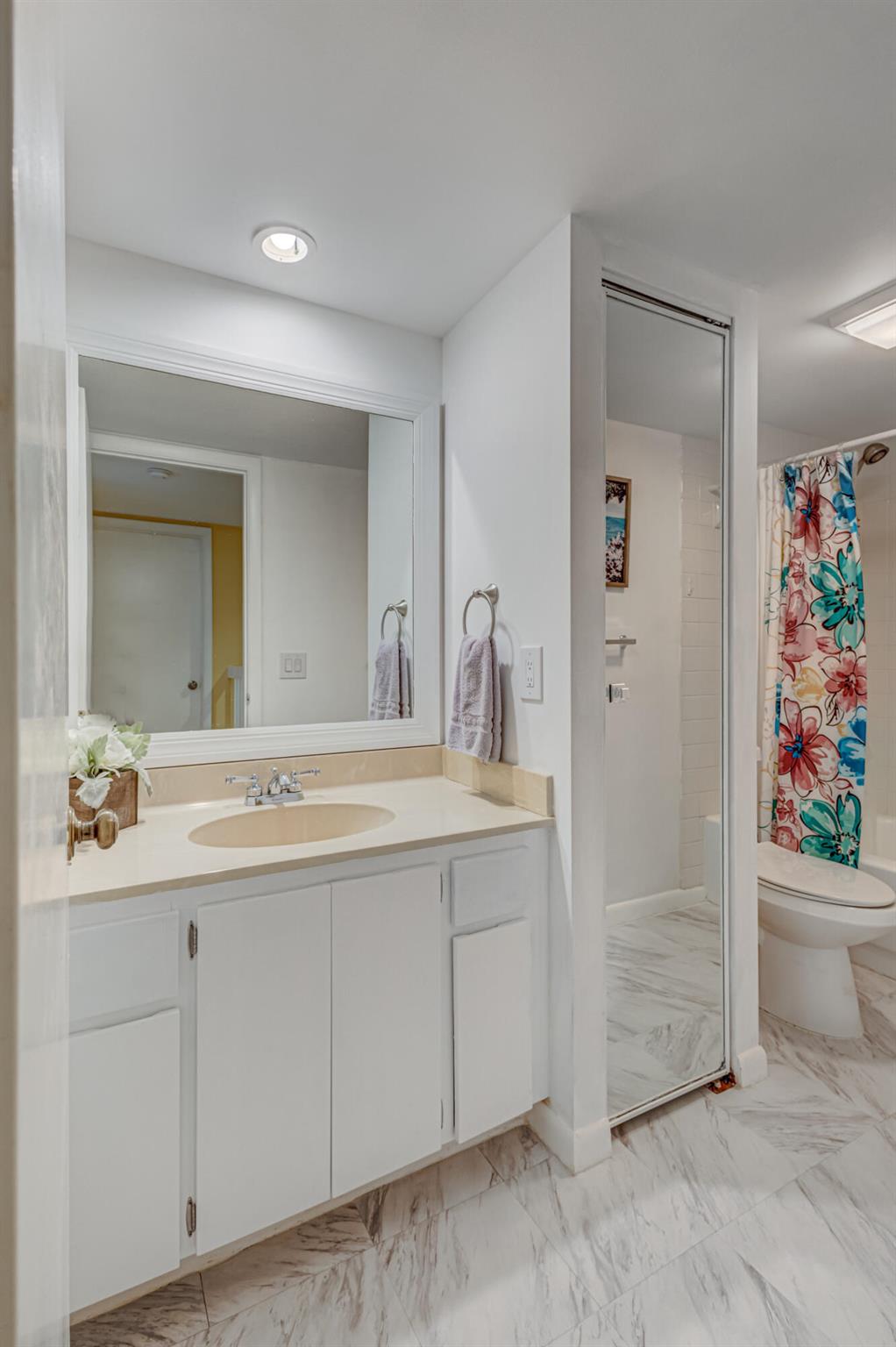 VILLAGE OF SANDALWOOD LAKES - Residential