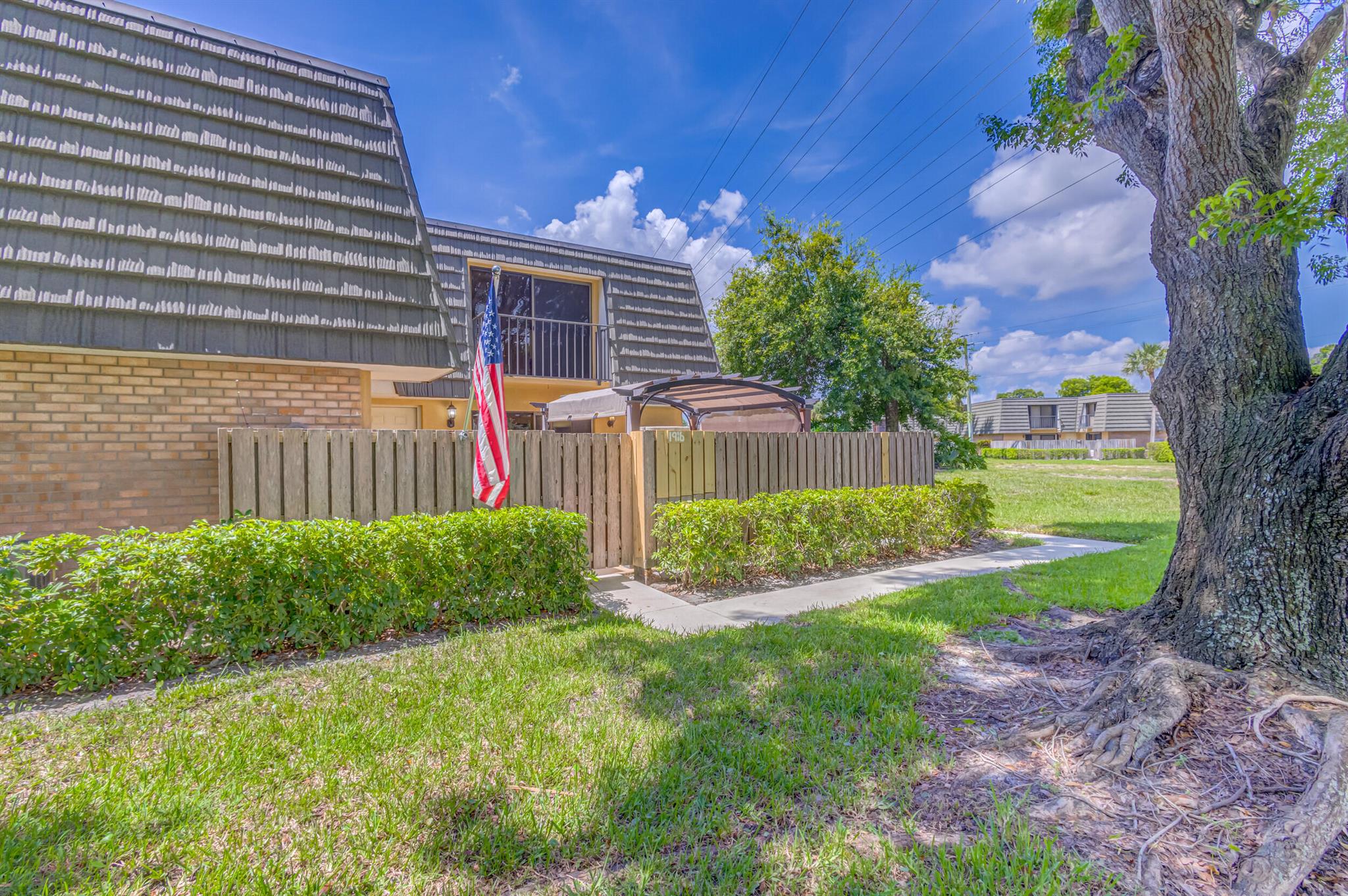 VILLAGE OF SANDALWOOD LAKES - Residential