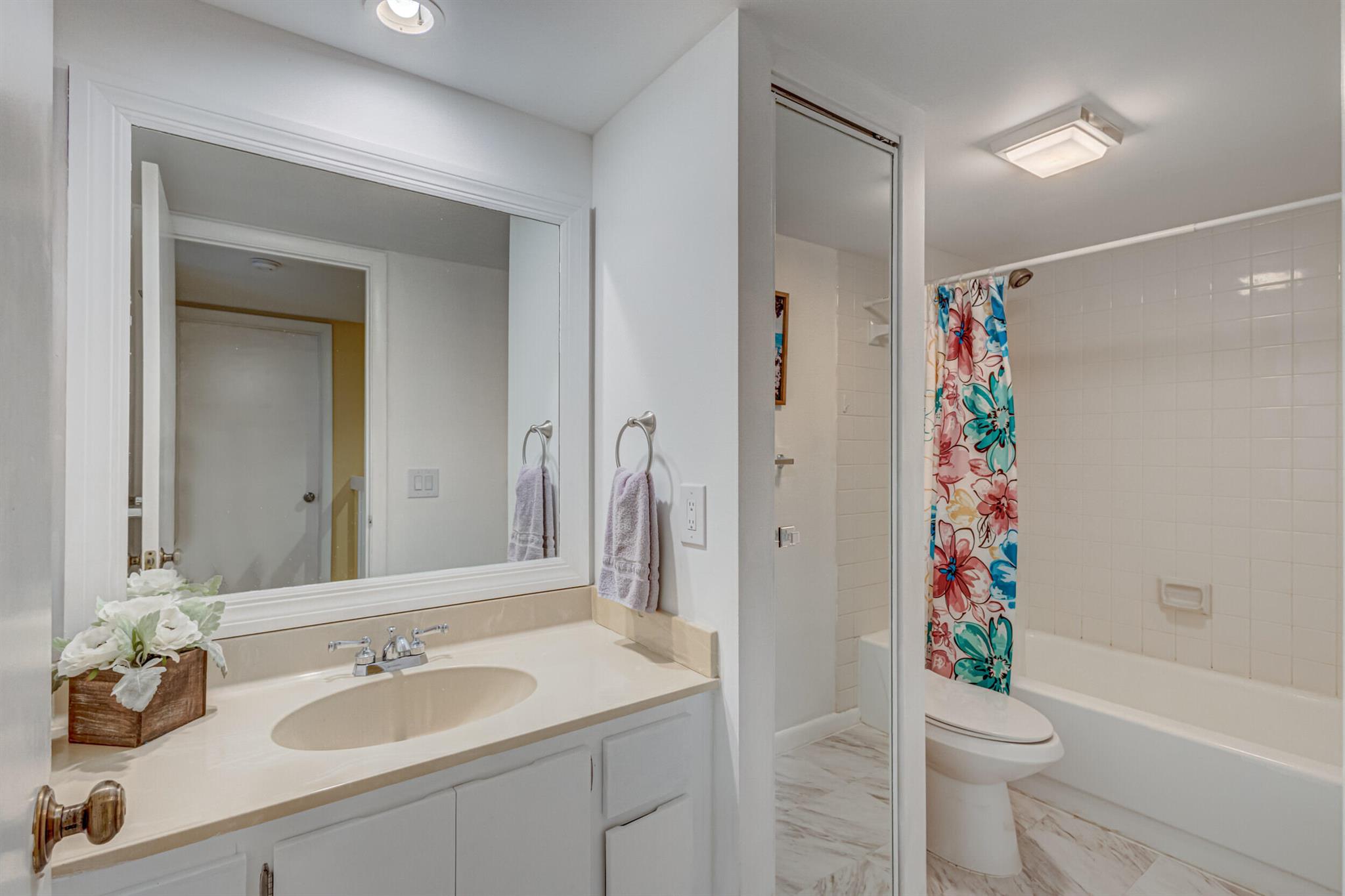 VILLAGE OF SANDALWOOD LAKES - Residential