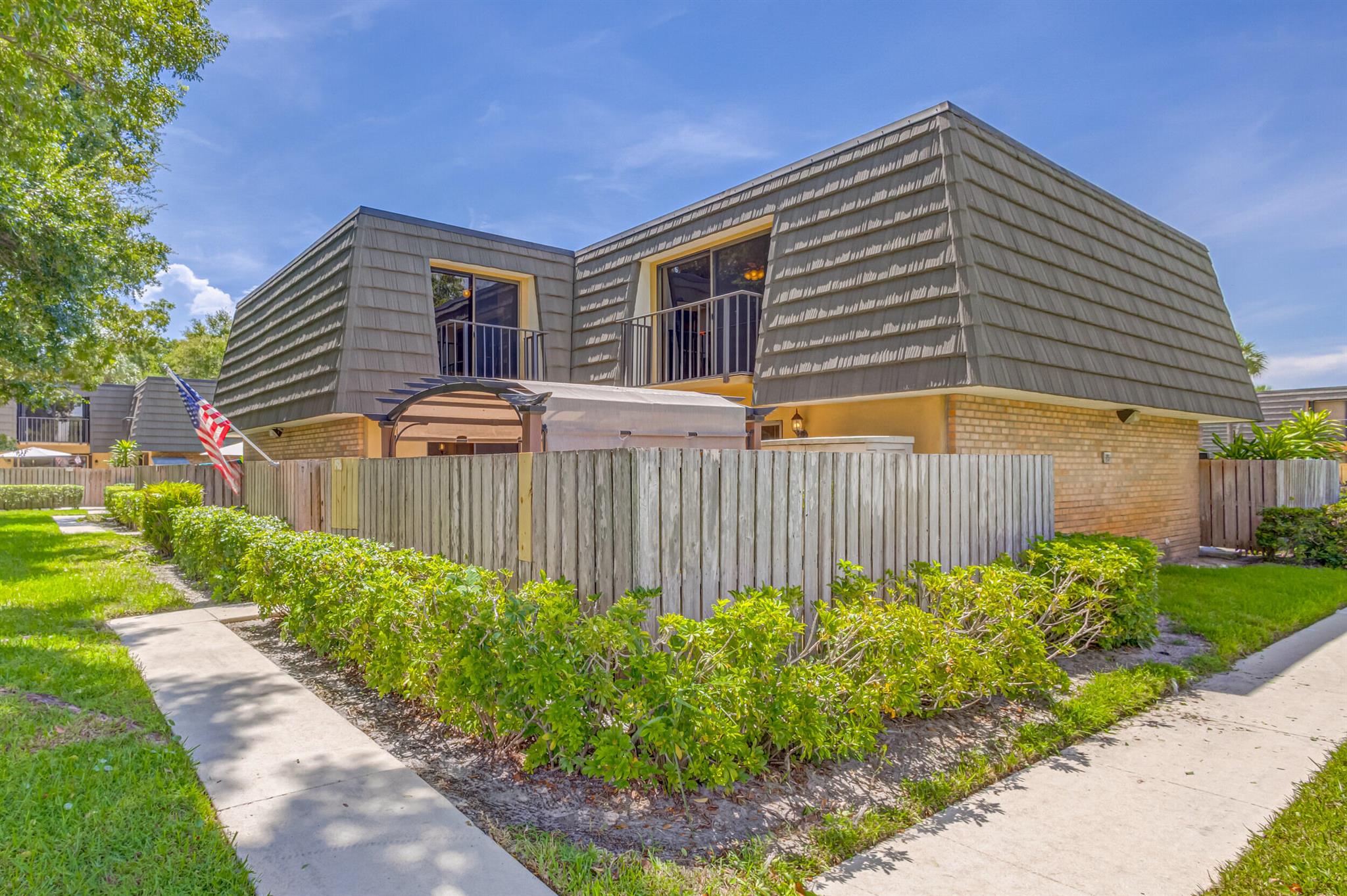 VILLAGE OF SANDALWOOD LAKES - Residential