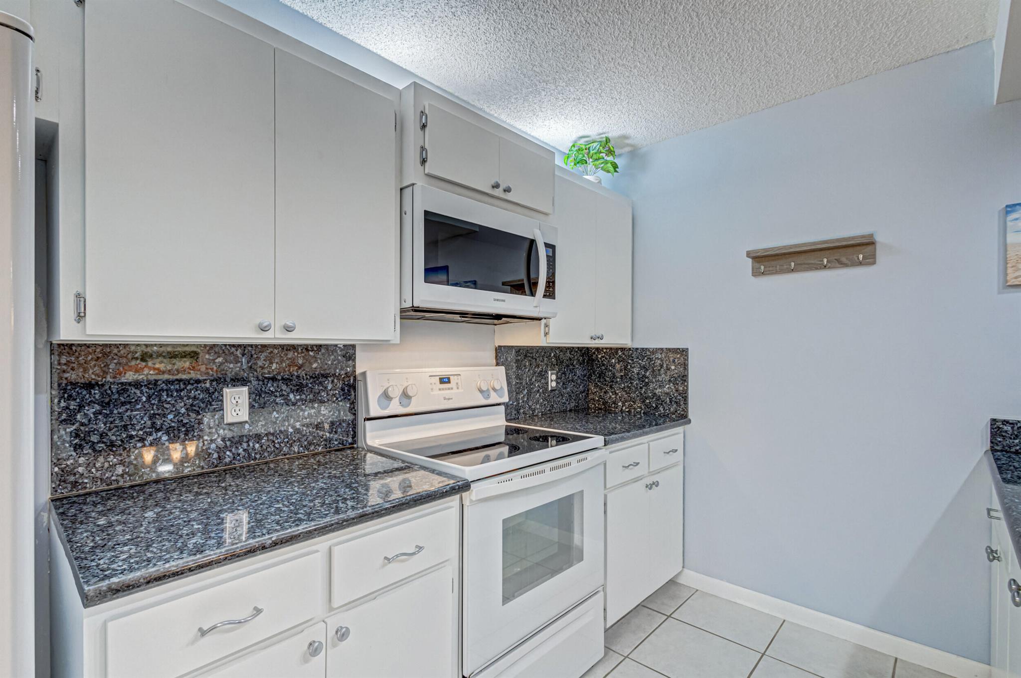 VILLAGE OF SANDALWOOD LAKES - Residential