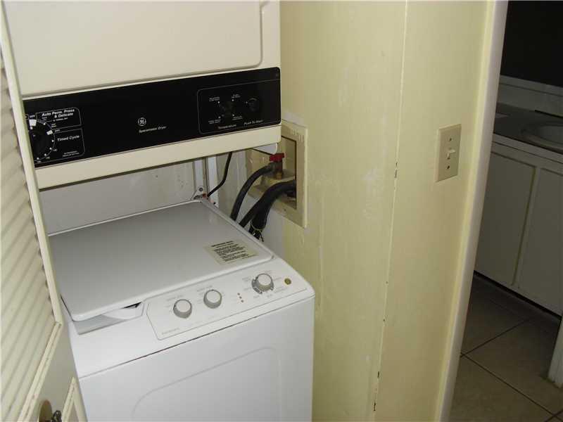 PALM CLUB WEST - Residential Lease