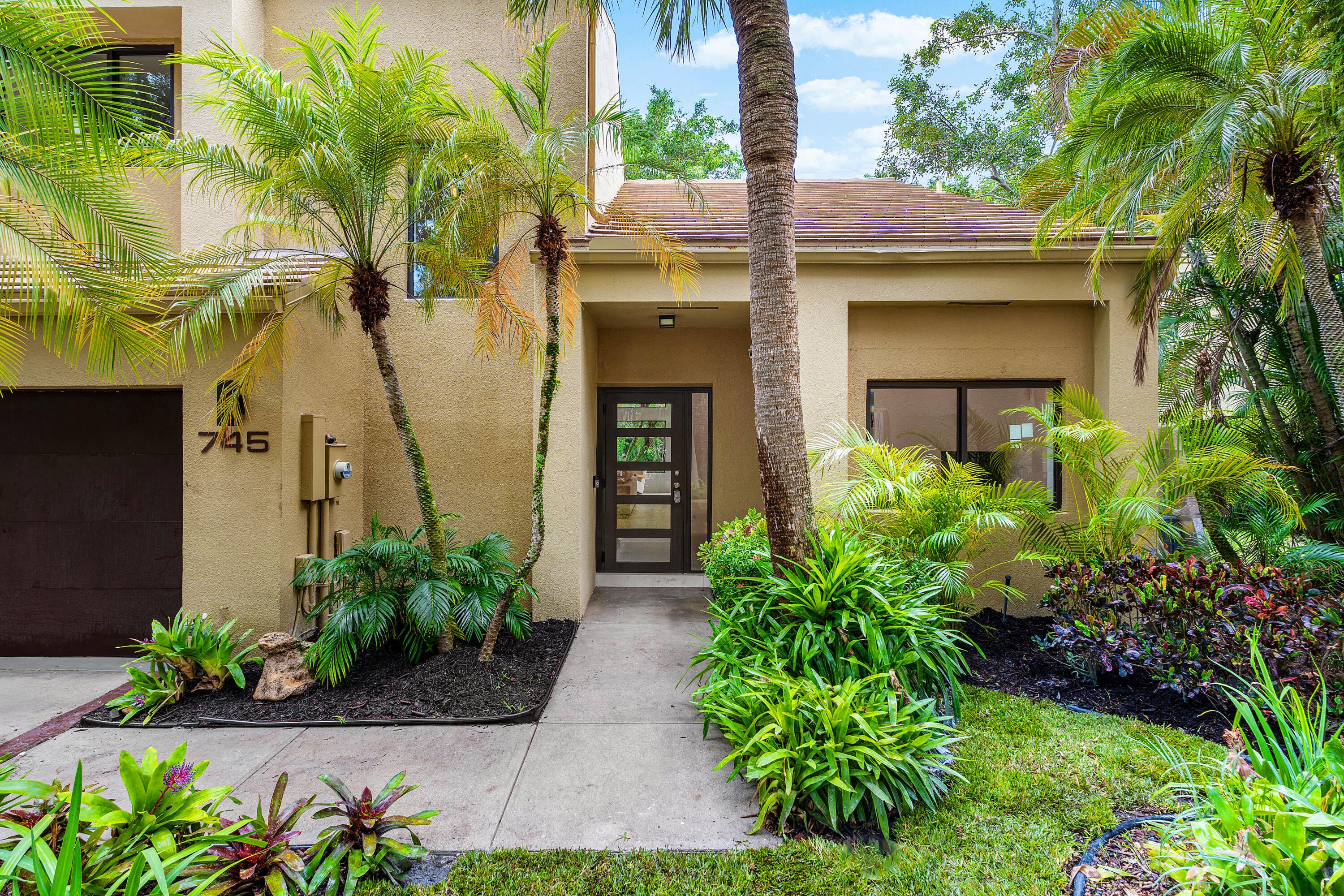 745 Saint Albans Drive