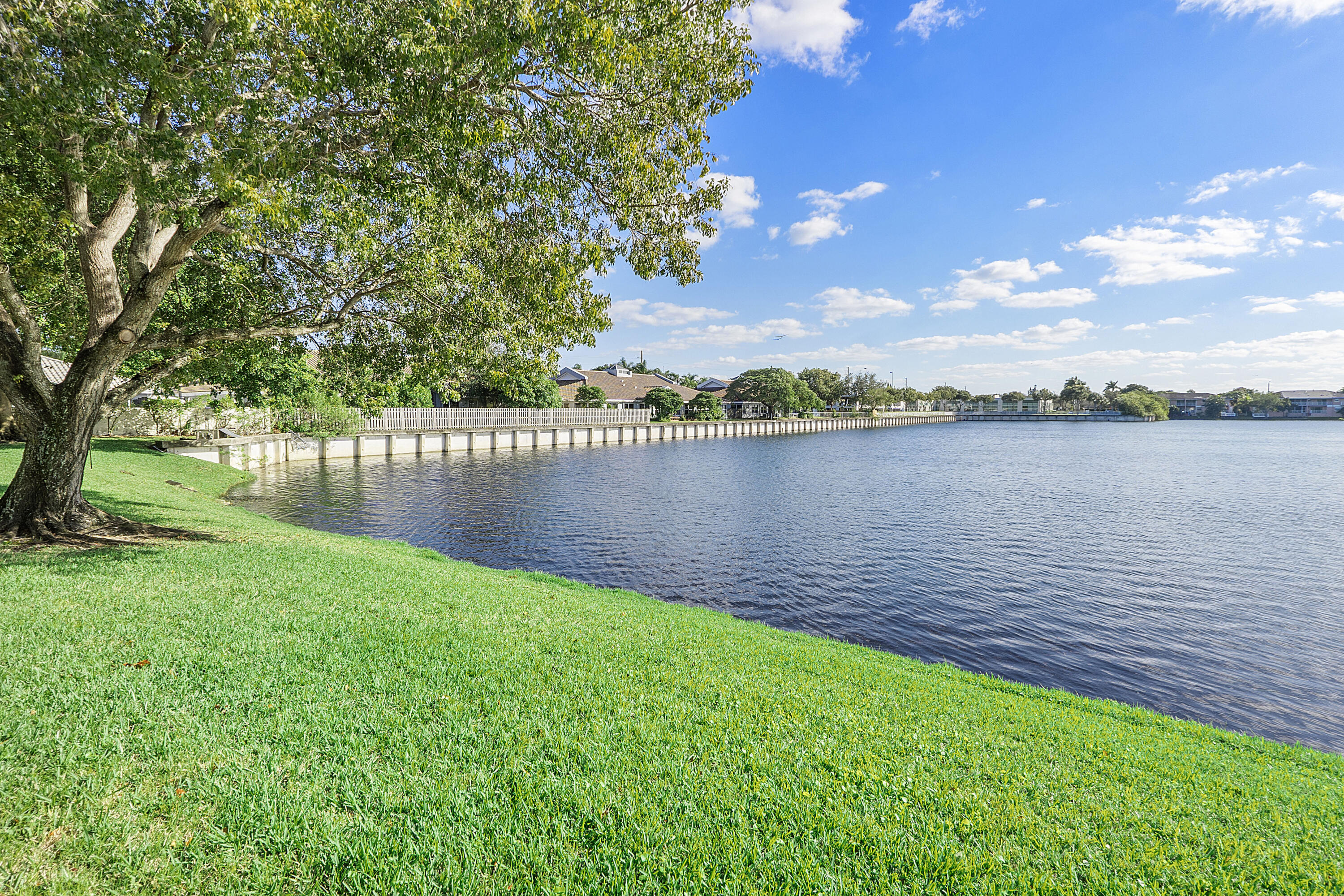 MIRA LAGO CONDO - Residential