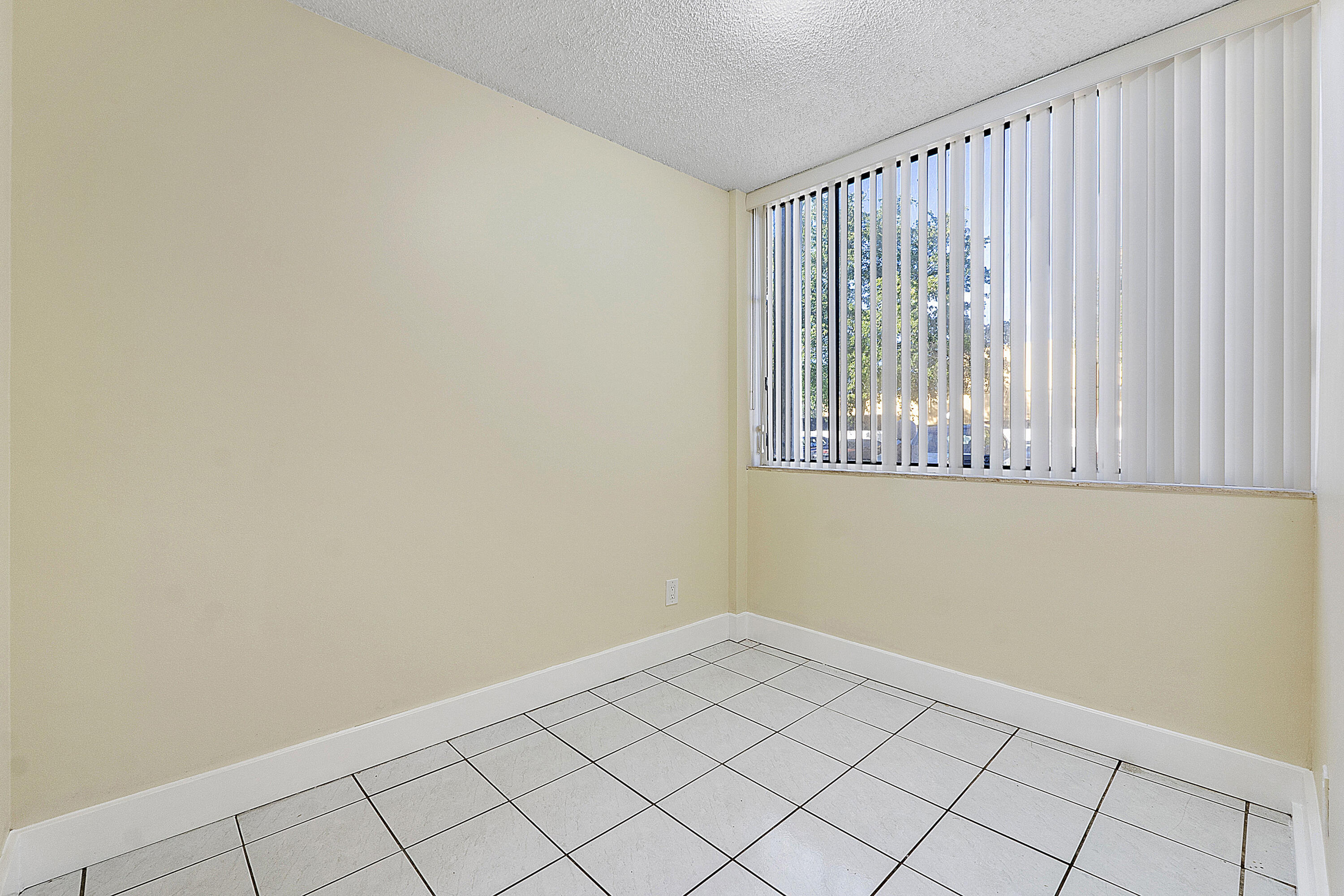 MIRA LAGO CONDO - Residential