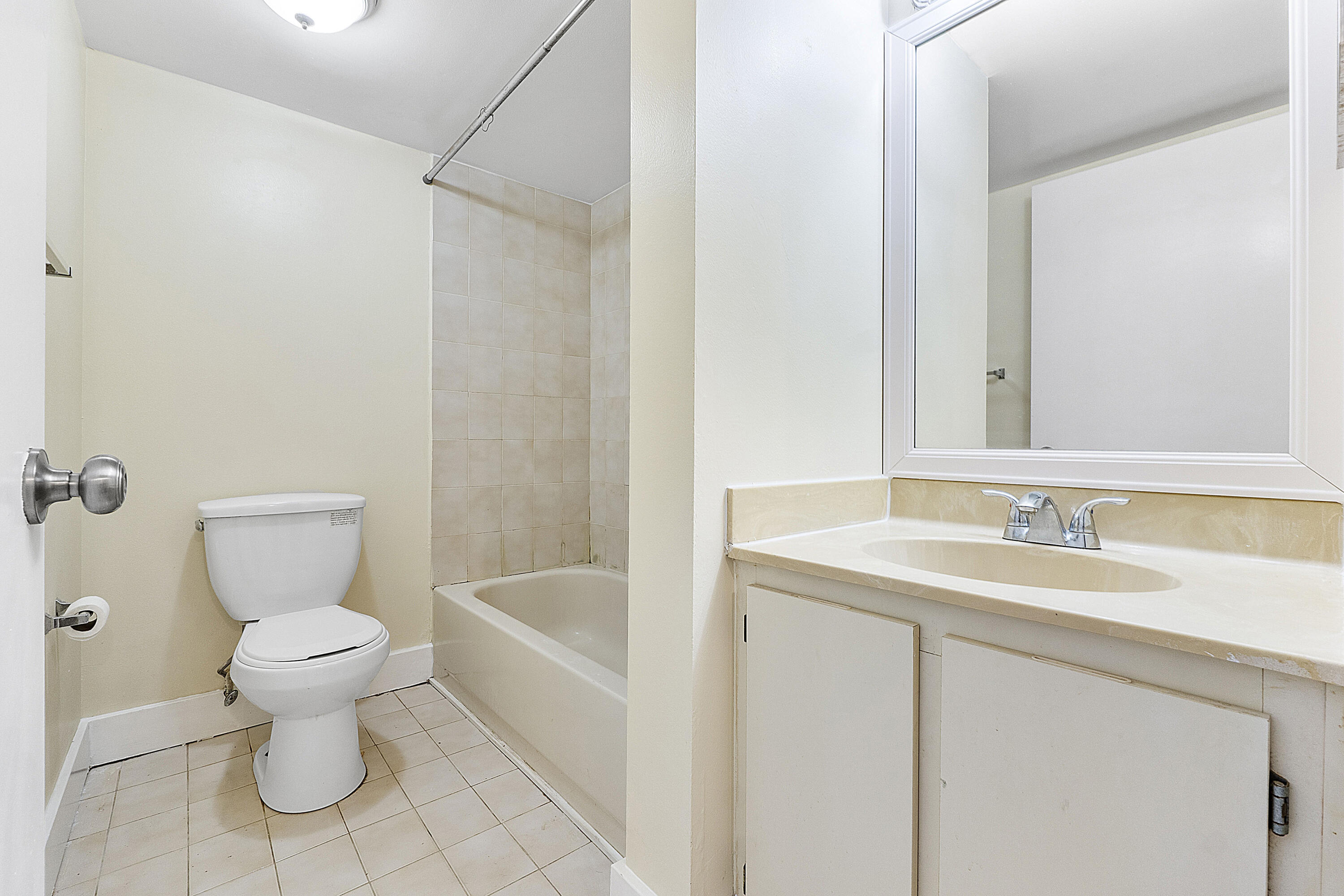 MIRA LAGO CONDO - Residential
