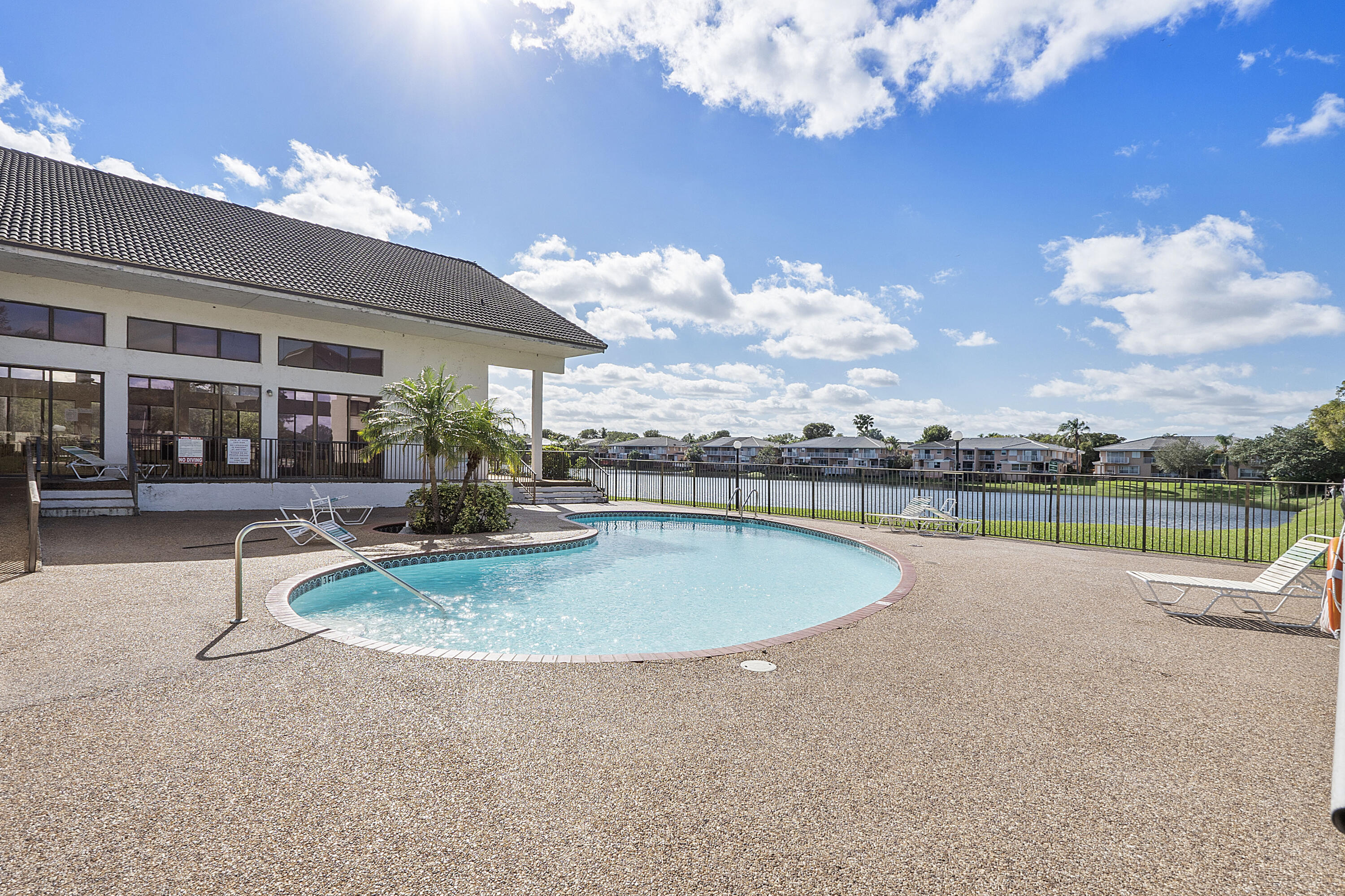 MIRA LAGO CONDO - Residential