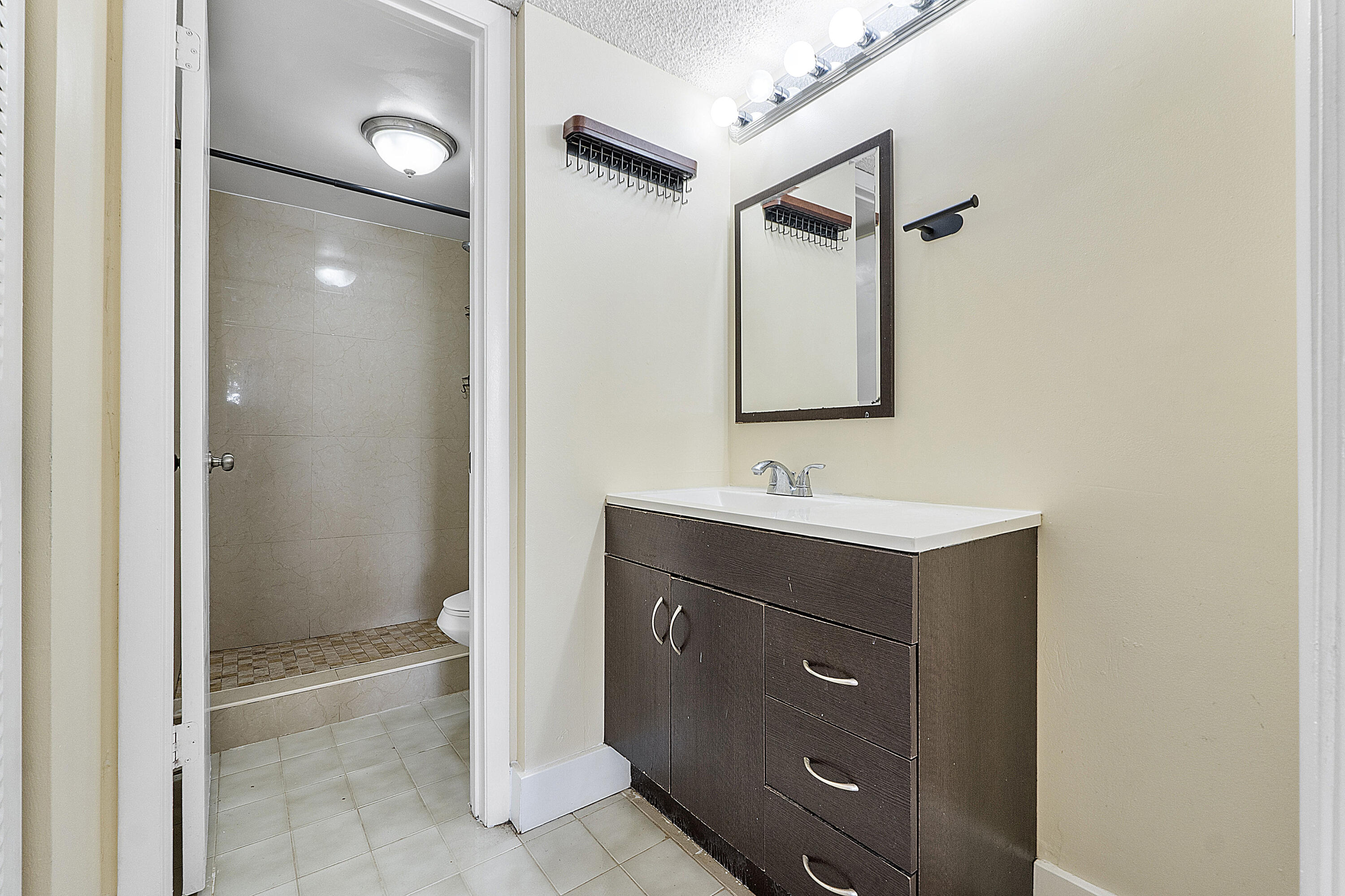 MIRA LAGO CONDO - Residential