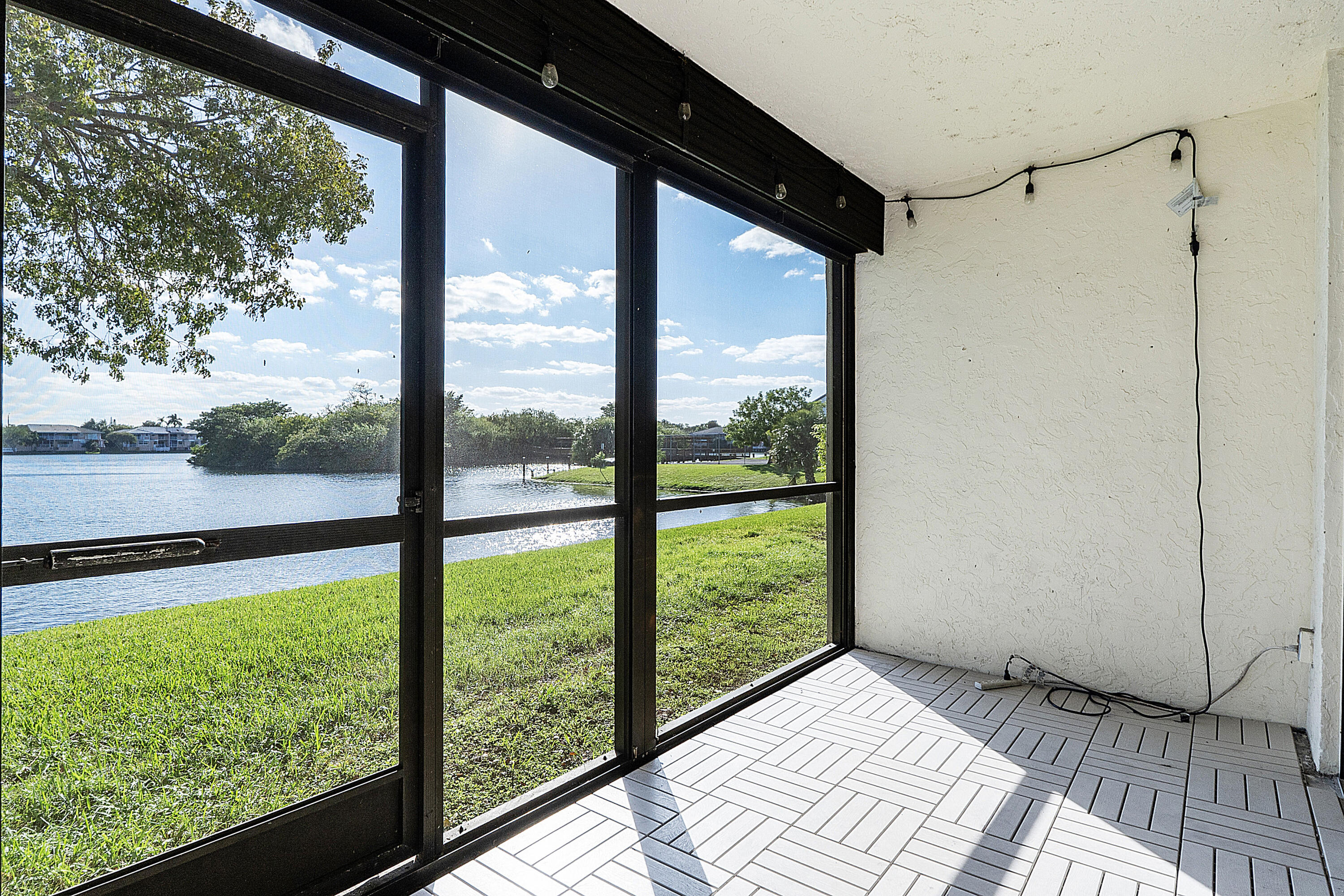 MIRA LAGO CONDO - Residential