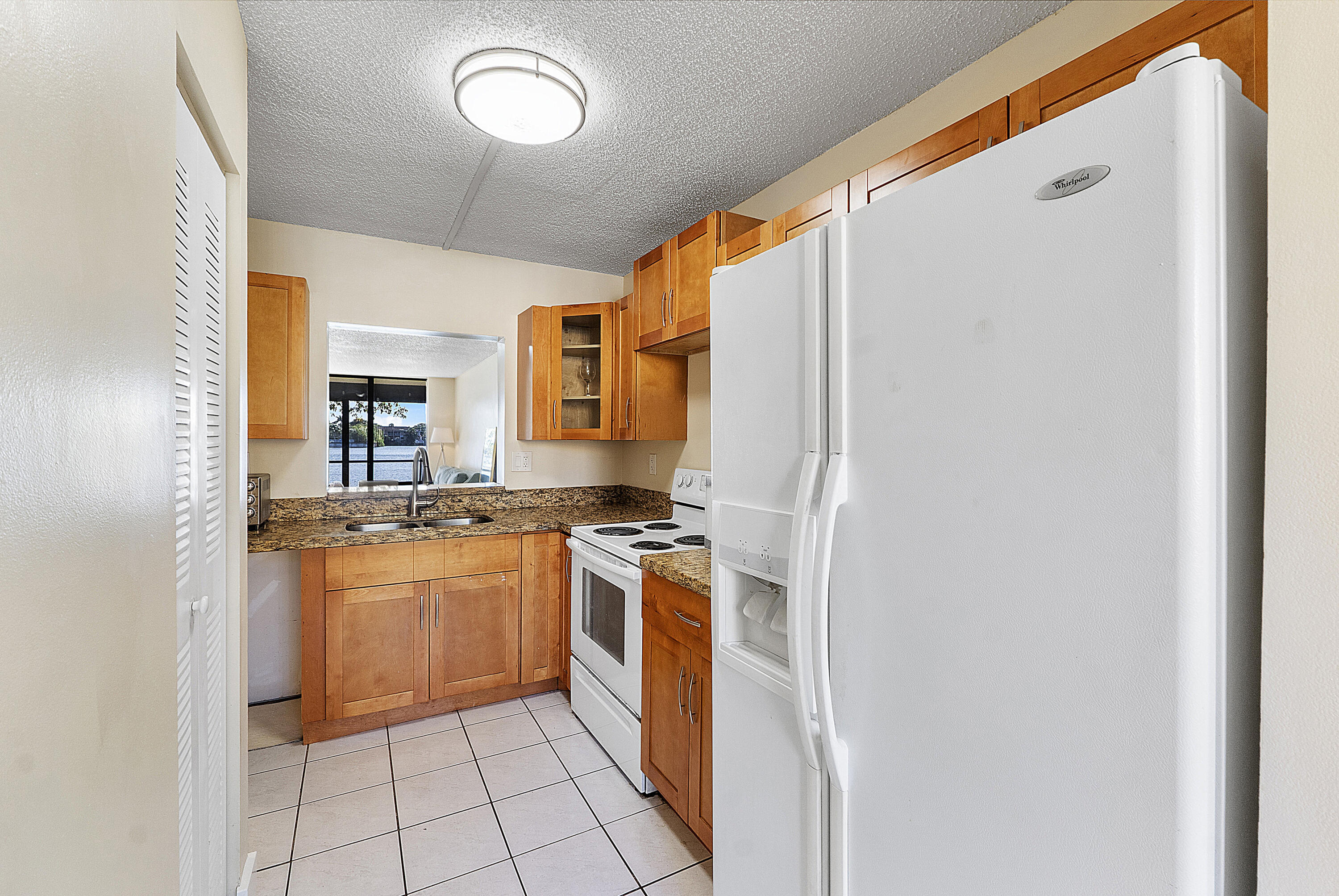 MIRA LAGO CONDO - Residential