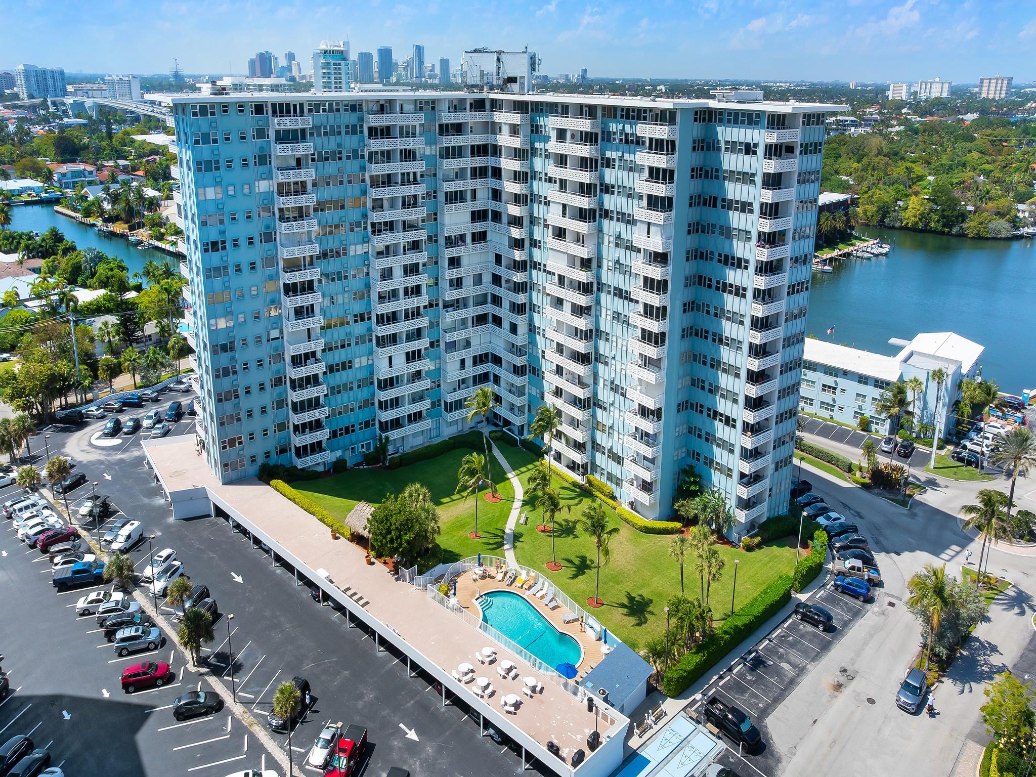 Breakwater Towers - Residential