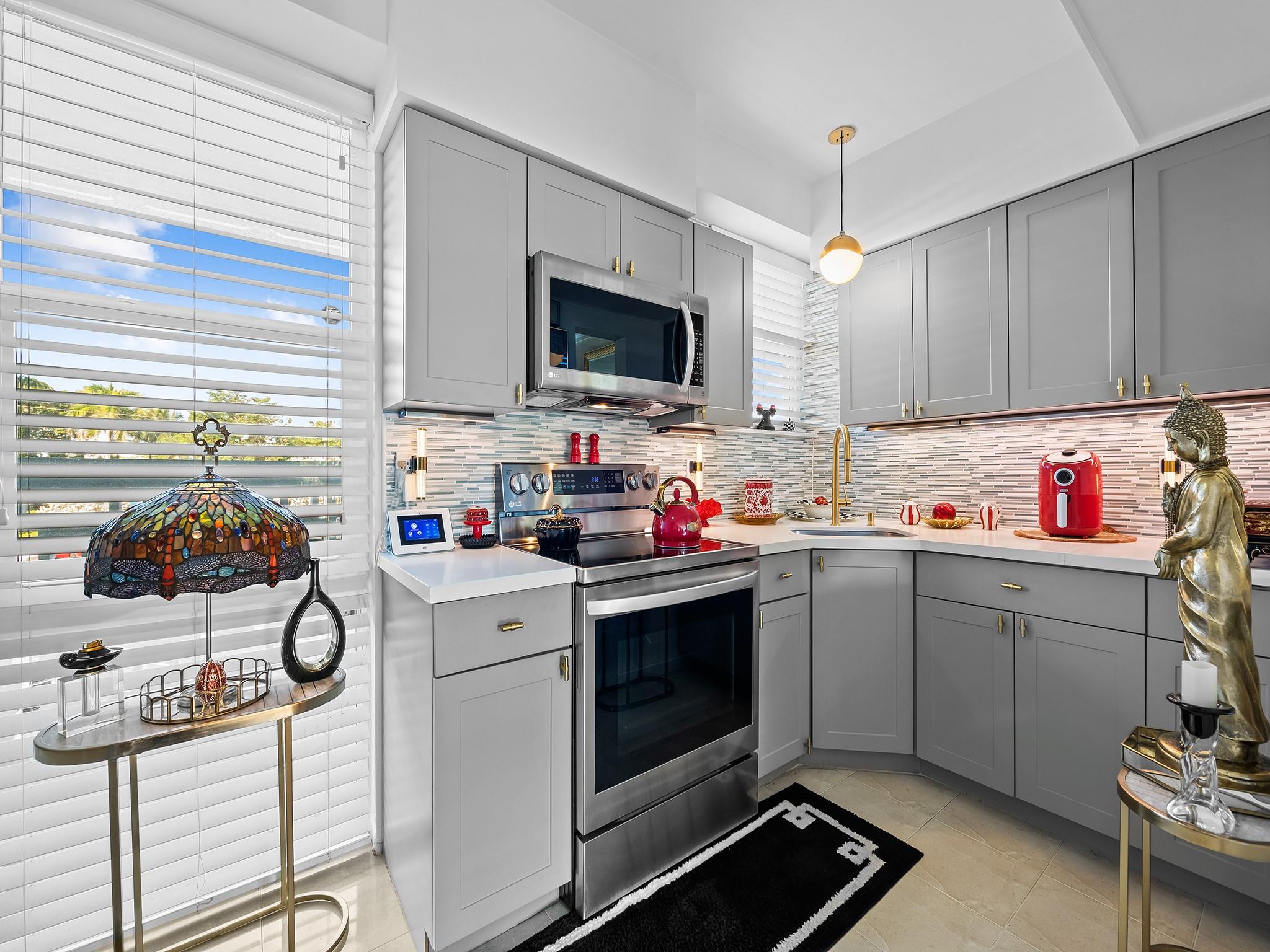 Breakwater Towers - Residential