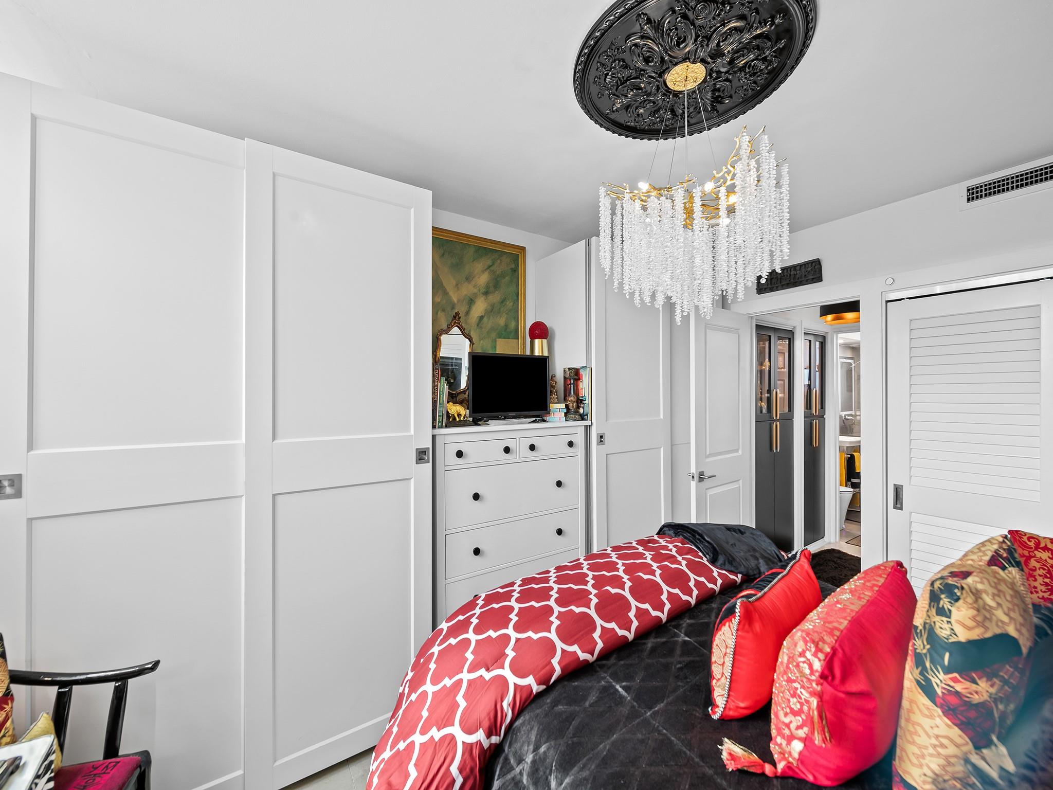 Breakwater Towers - Residential