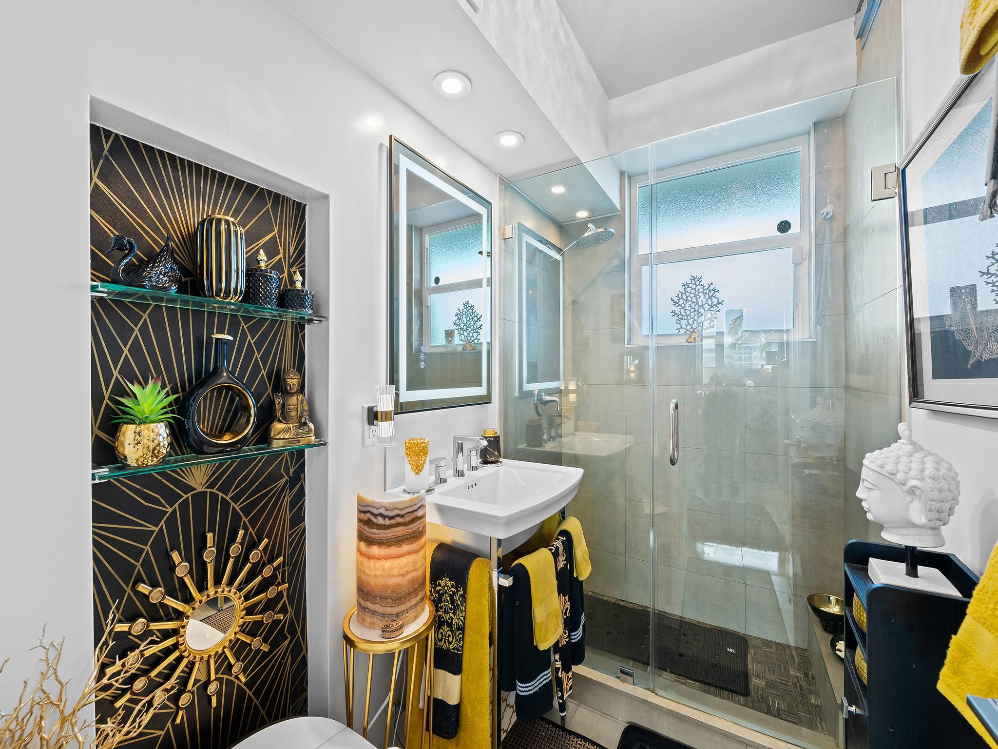 Breakwater Towers - Residential