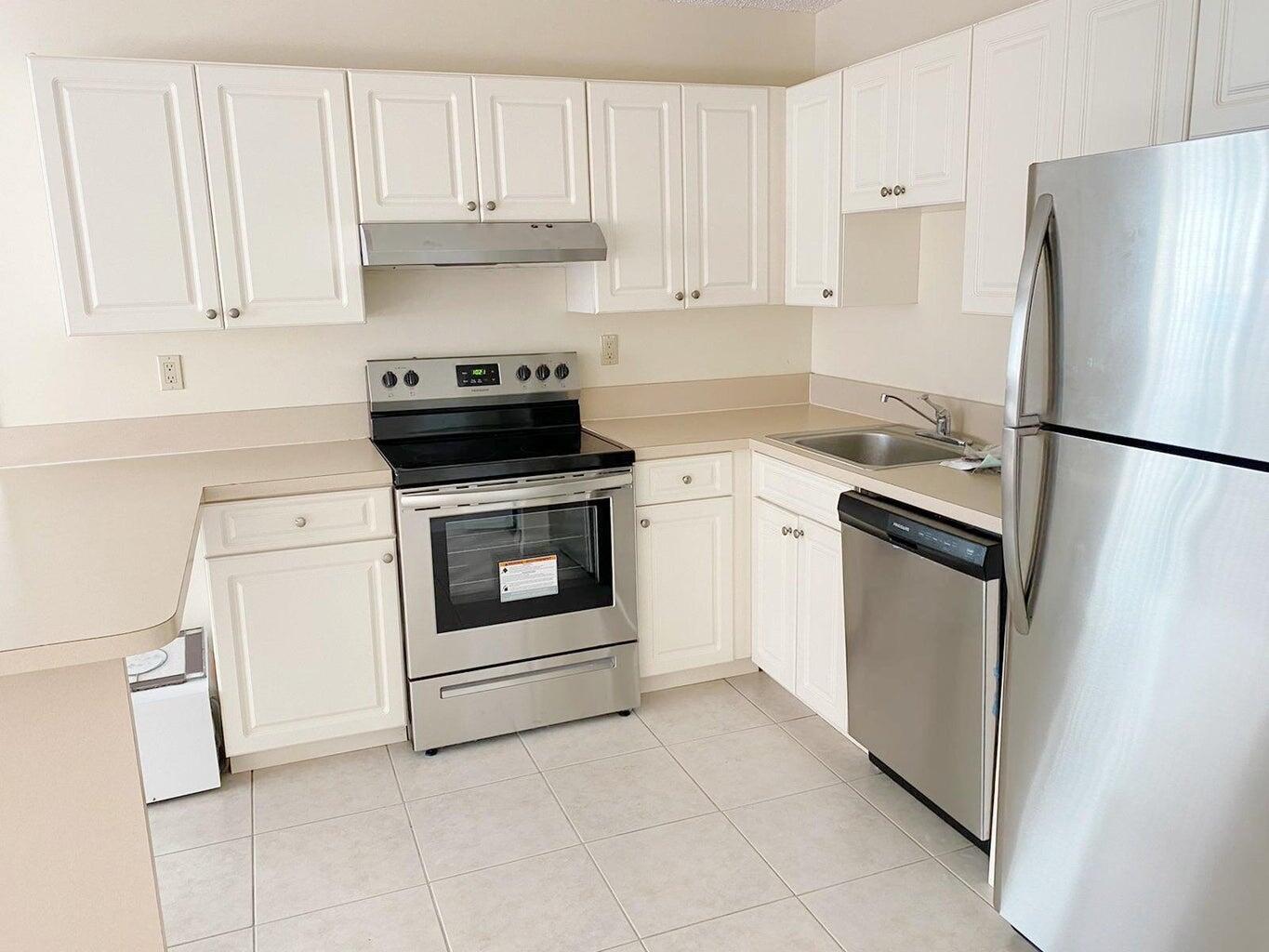 PINE TRAIL SOUTH - Residential Lease