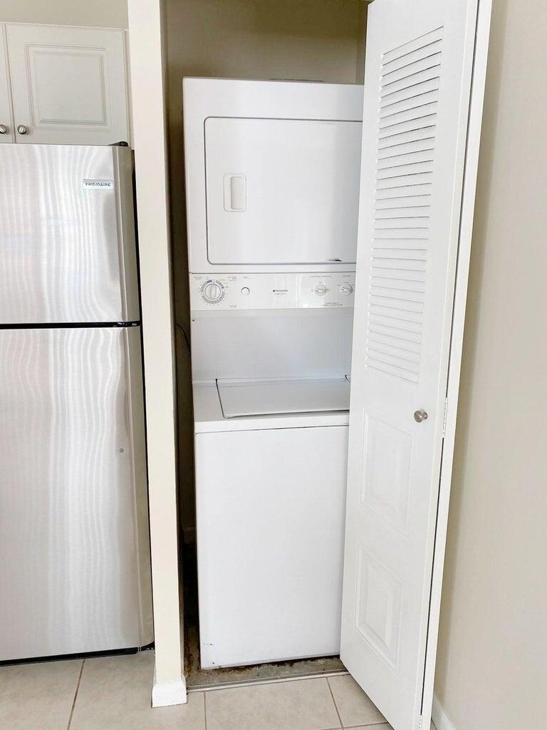 PINE TRAIL SOUTH - Residential Lease