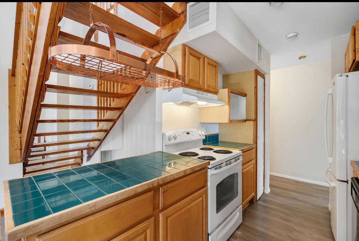 ROCKY POINT ESTATES - Residential