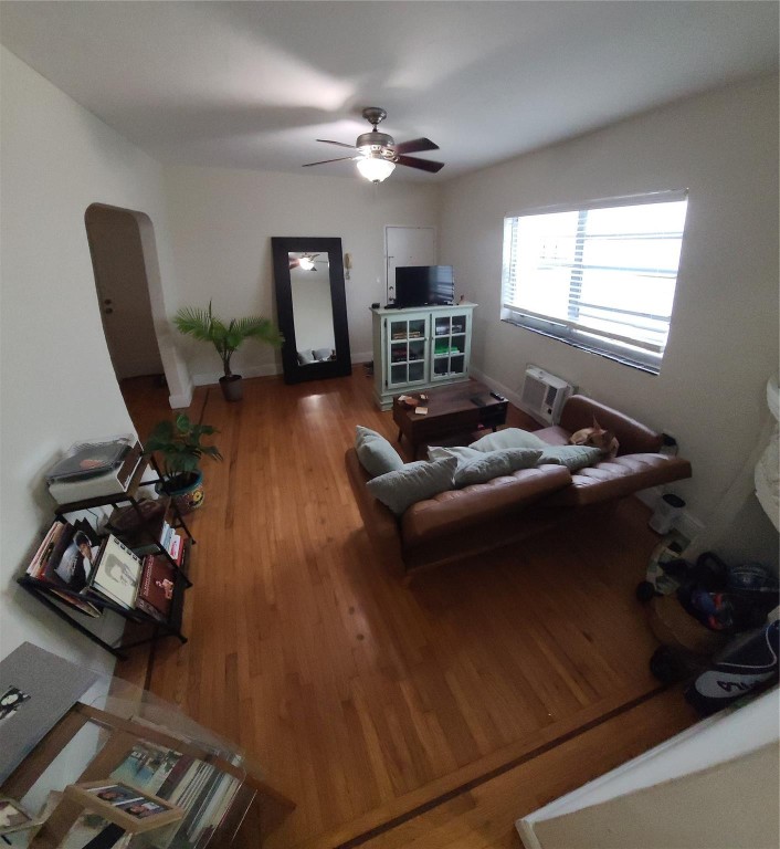 1559 Meridian Avenue 207