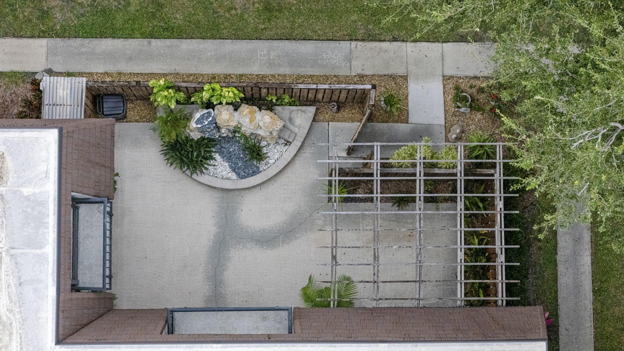 GARDEN LAKES AND GARDEN S - Residential