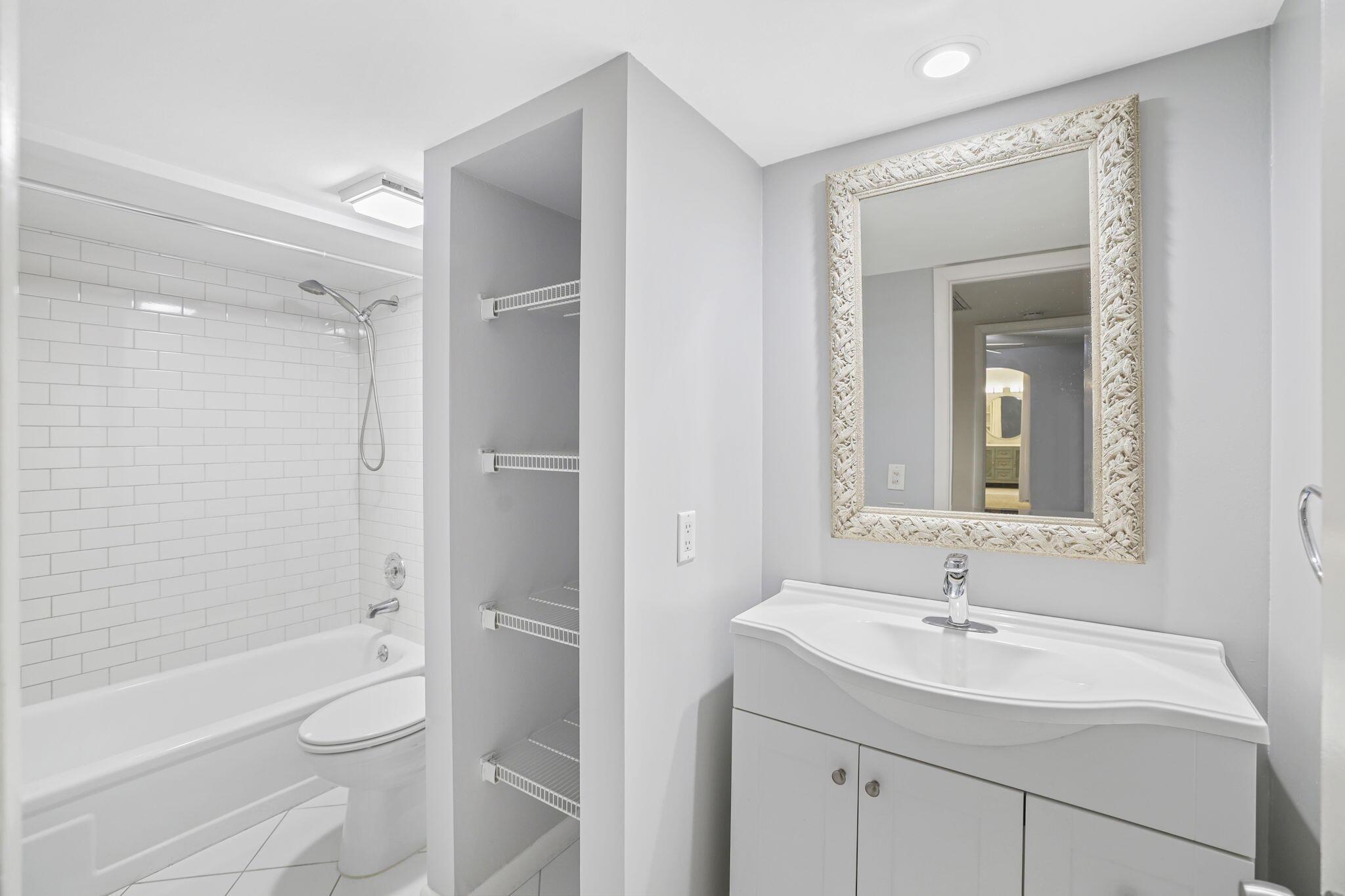 GARDEN LAKES AND GARDEN S - Residential