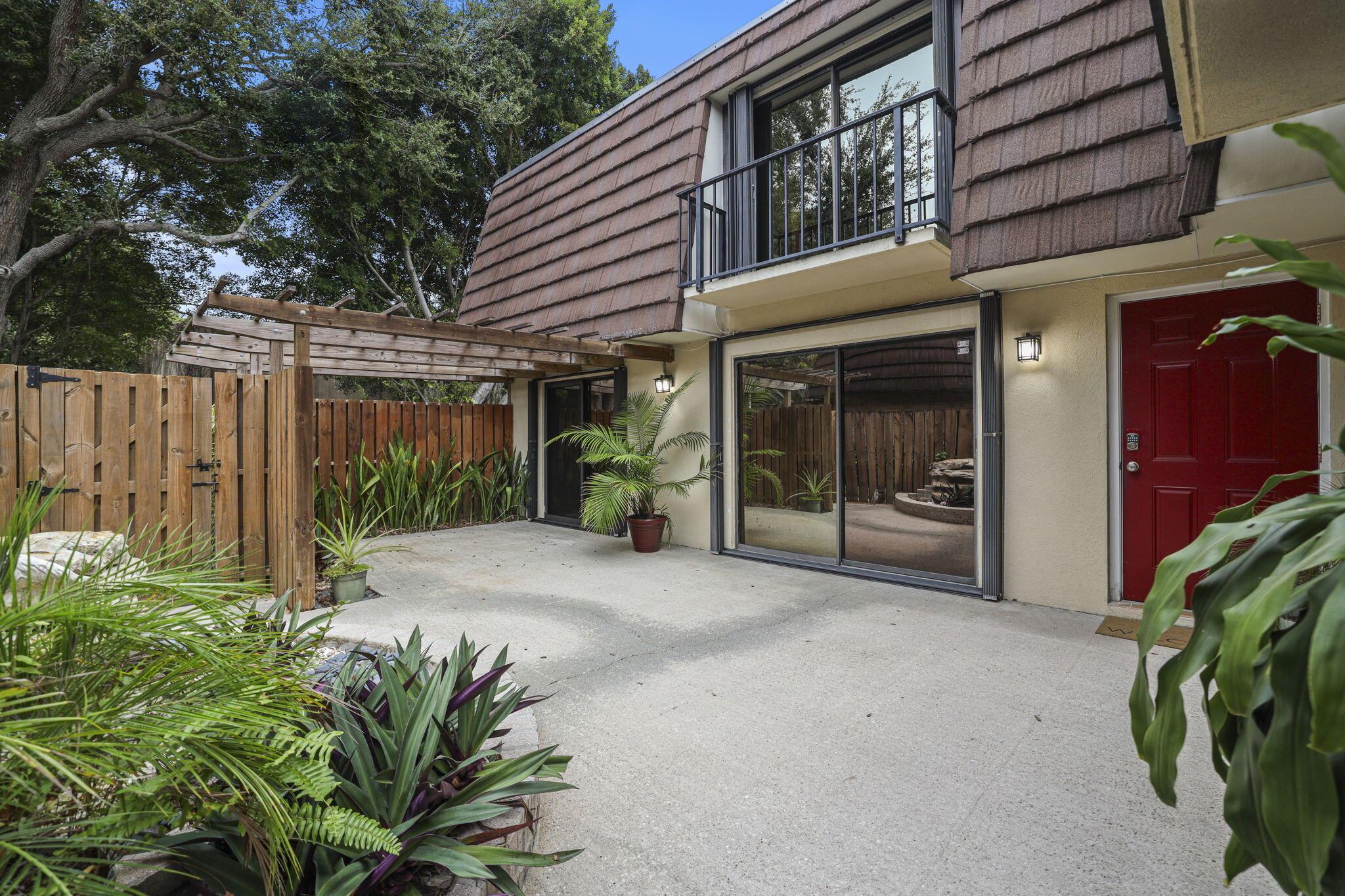 GARDEN LAKES AND GARDEN S - Residential