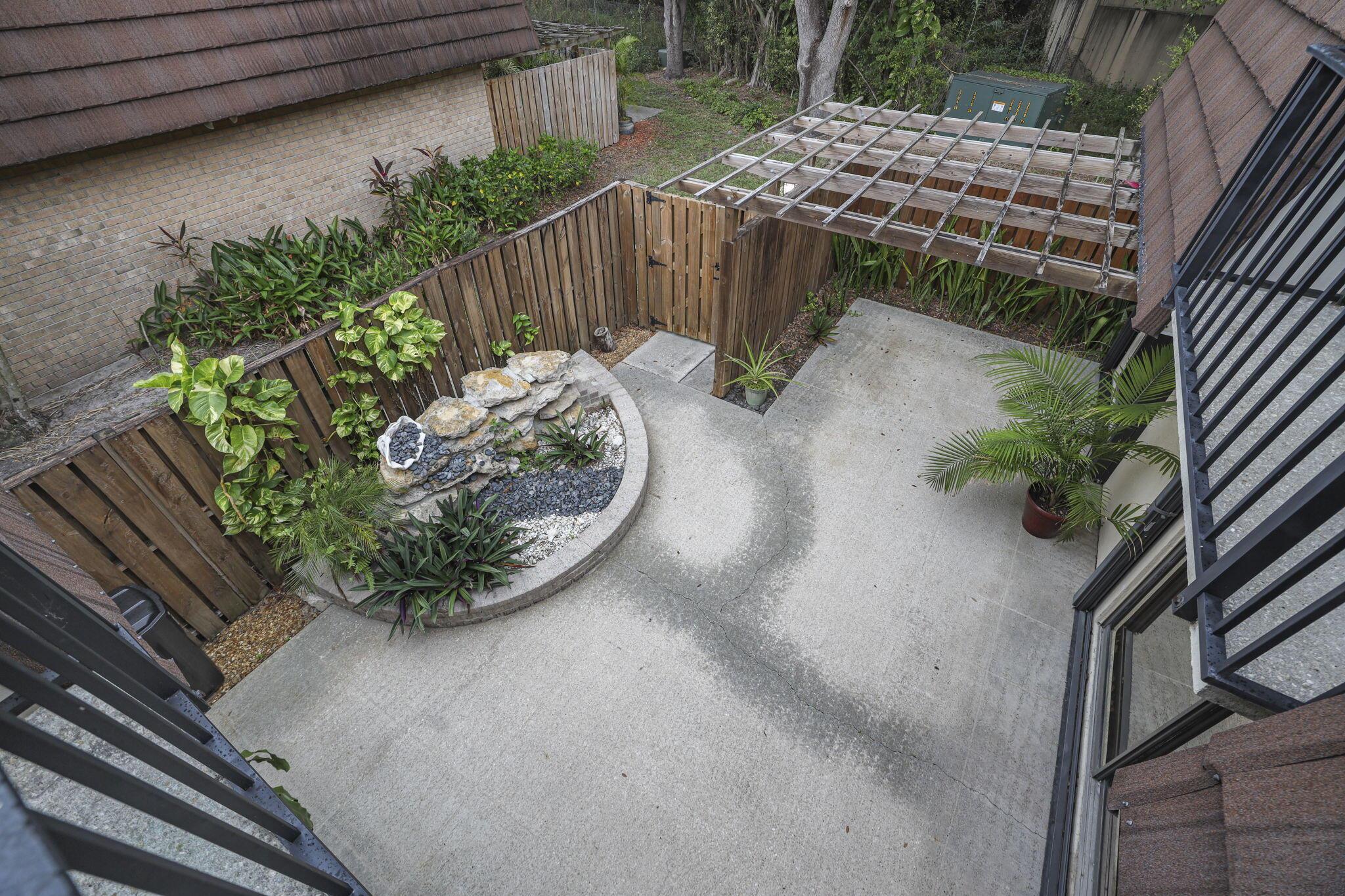 GARDEN LAKES AND GARDEN S - Residential