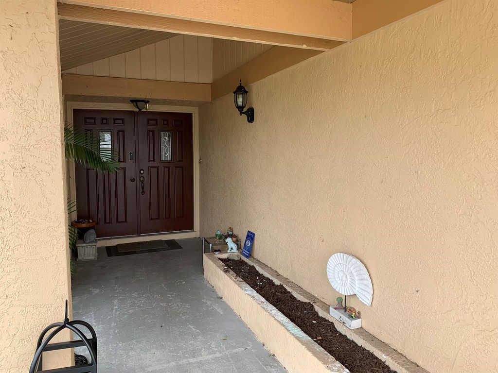 Photo of 362 SE Crosspoint Drive, Port Saint Lucie, FL 34983 (MLS # R11005141)