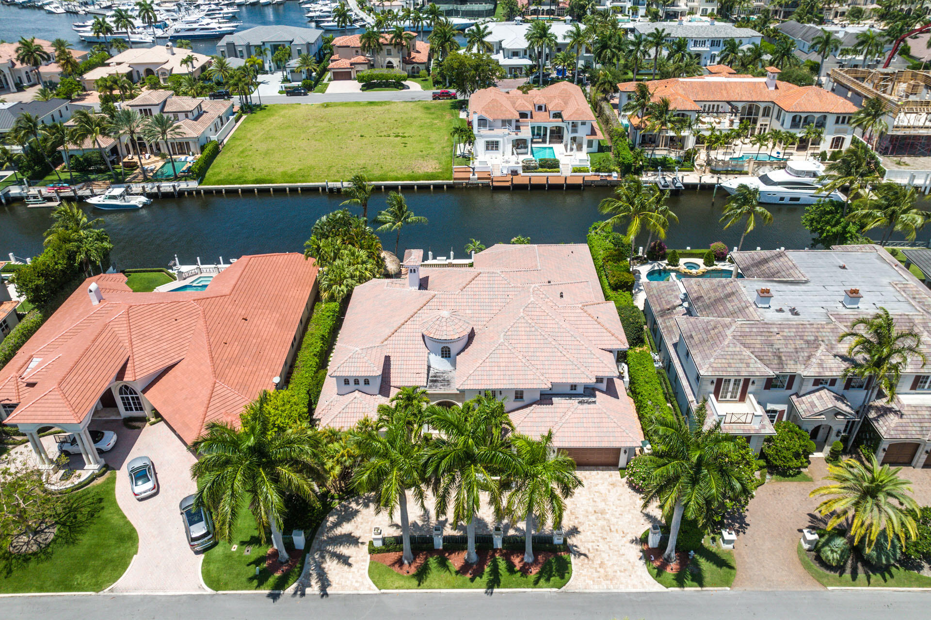 ROYAL PALM YACHT & COUNTRY CLUB - Residential