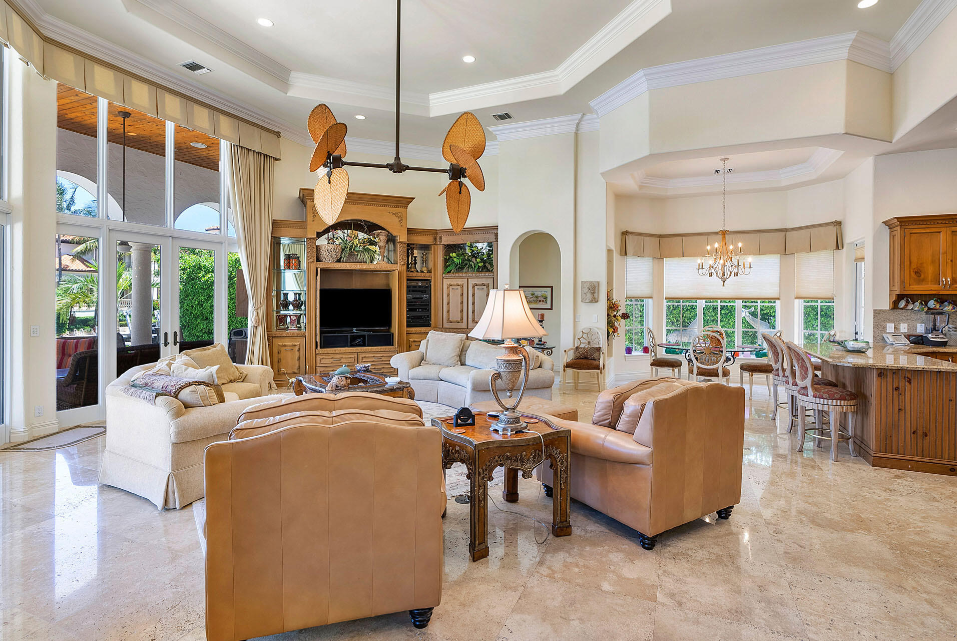 ROYAL PALM YACHT & COUNTRY CLUB - Residential