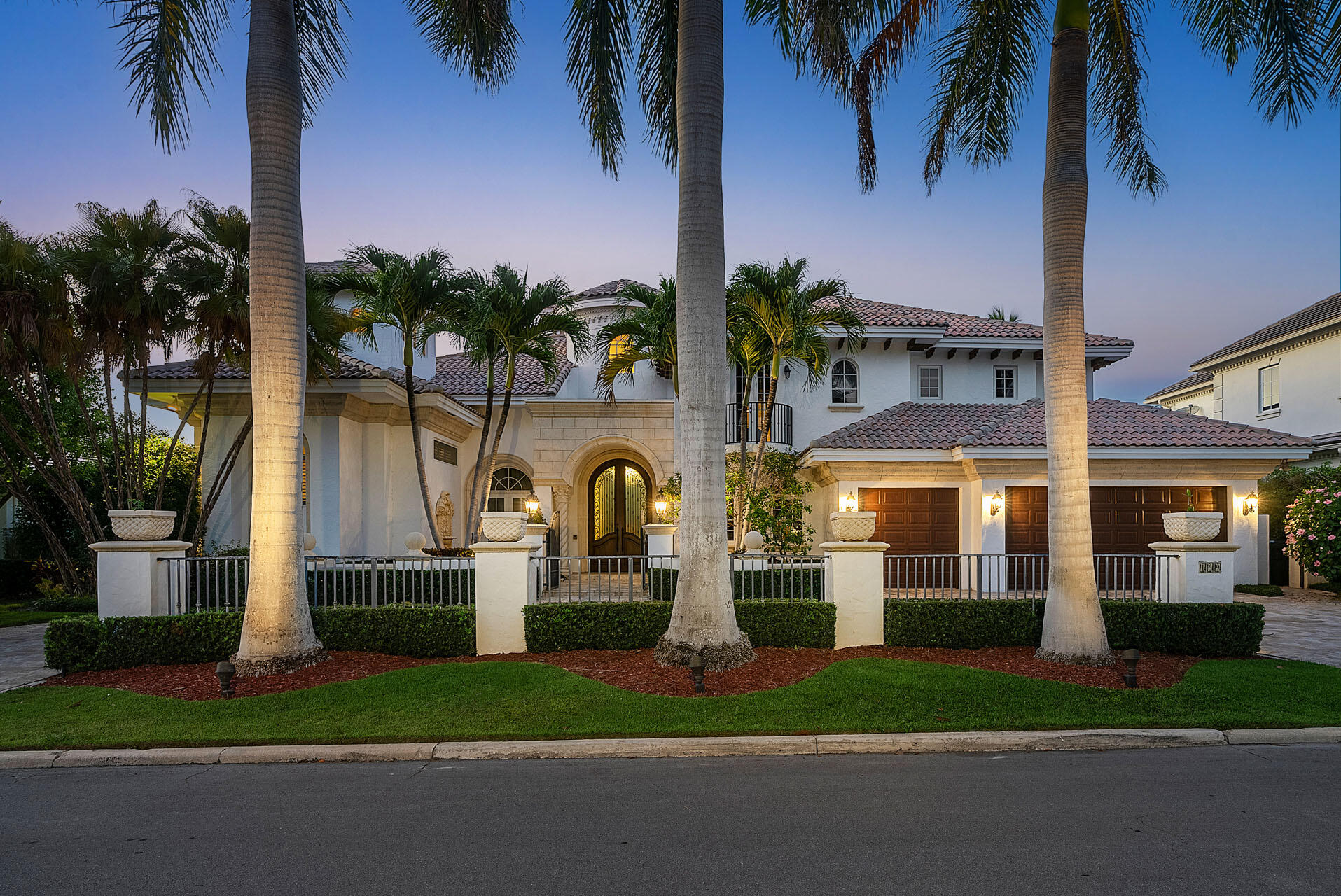 ROYAL PALM YACHT & COUNTRY CLUB - Residential