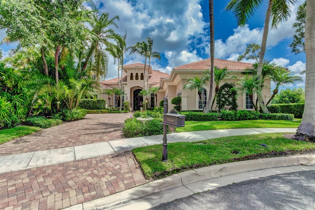 Photo of 119 Via Capri, Palm Beach Gardens, FL 33418 (MLS # R10802593)