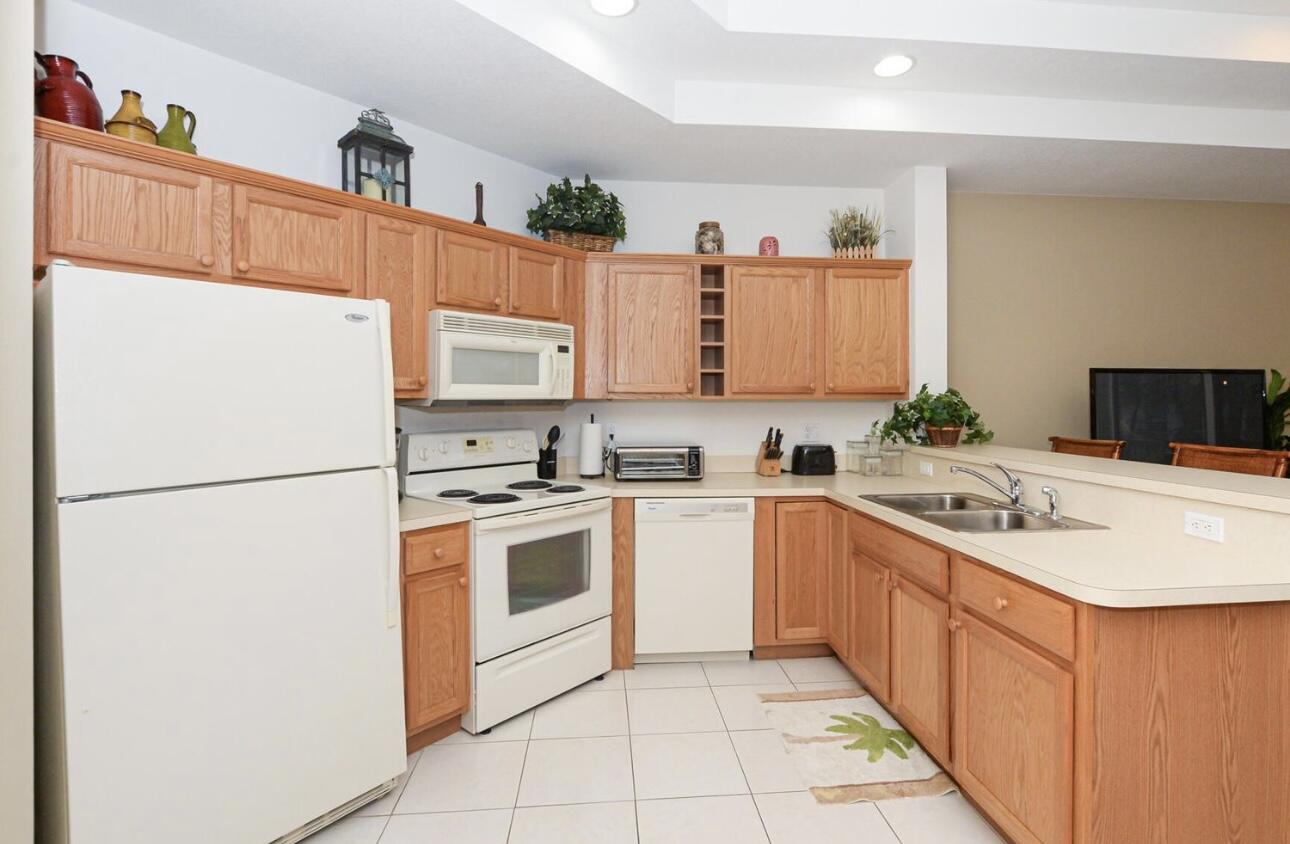 CASTLE PINES CONDOMINIUM - Residential