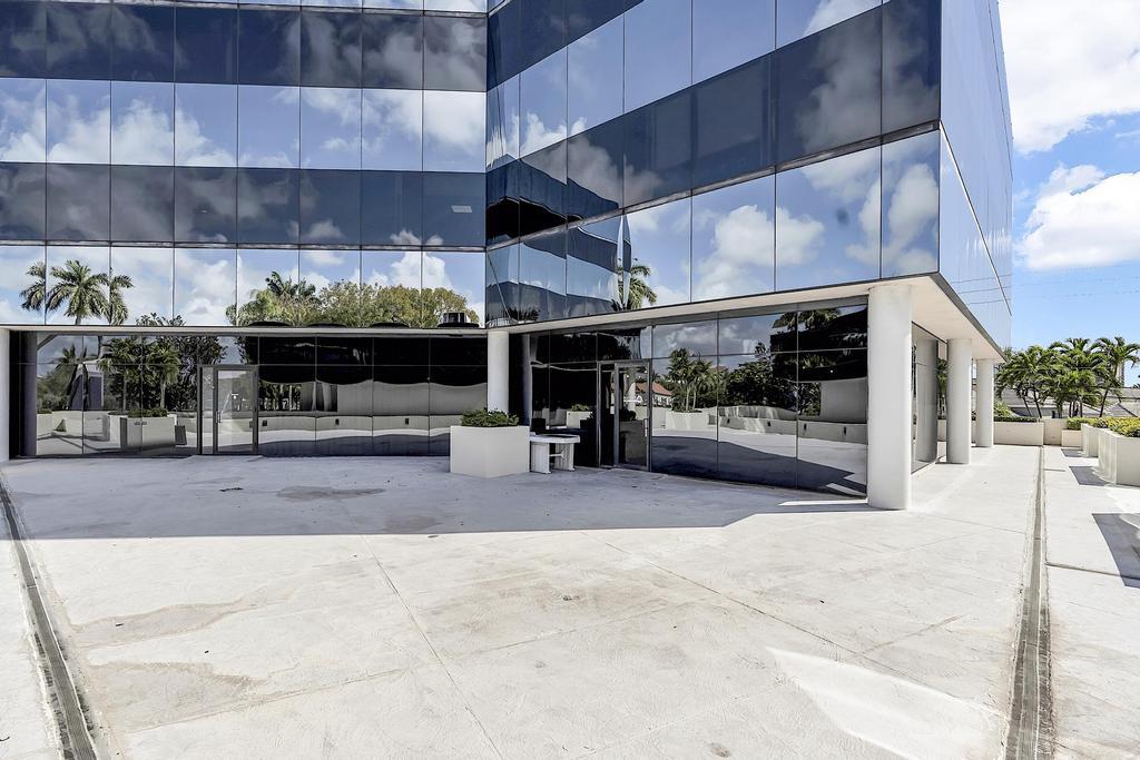 4800 N Federal Highway