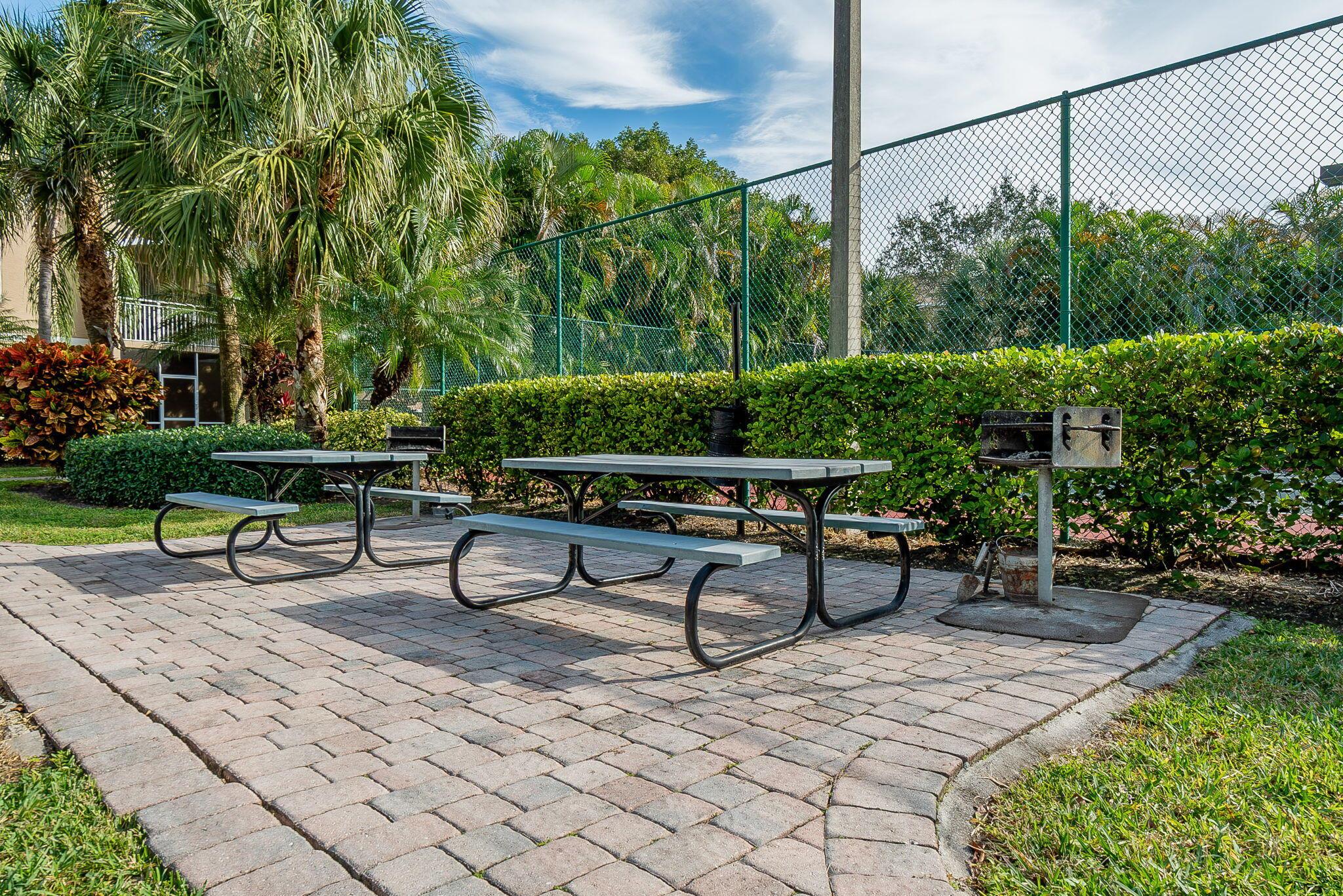 VILLAS AT EMERALD DUNES C - Residential