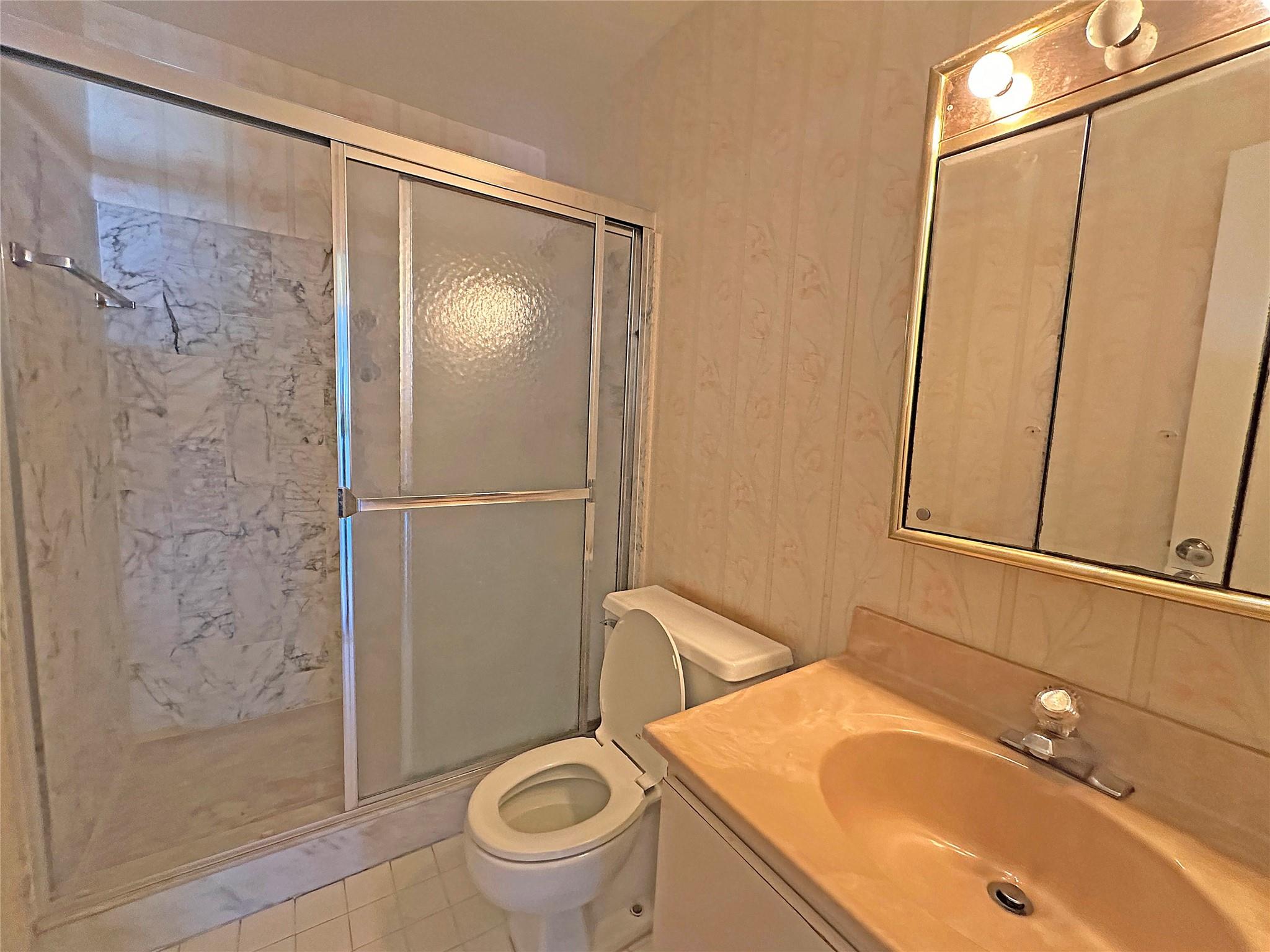 BAY COLONY CLUB - Residential