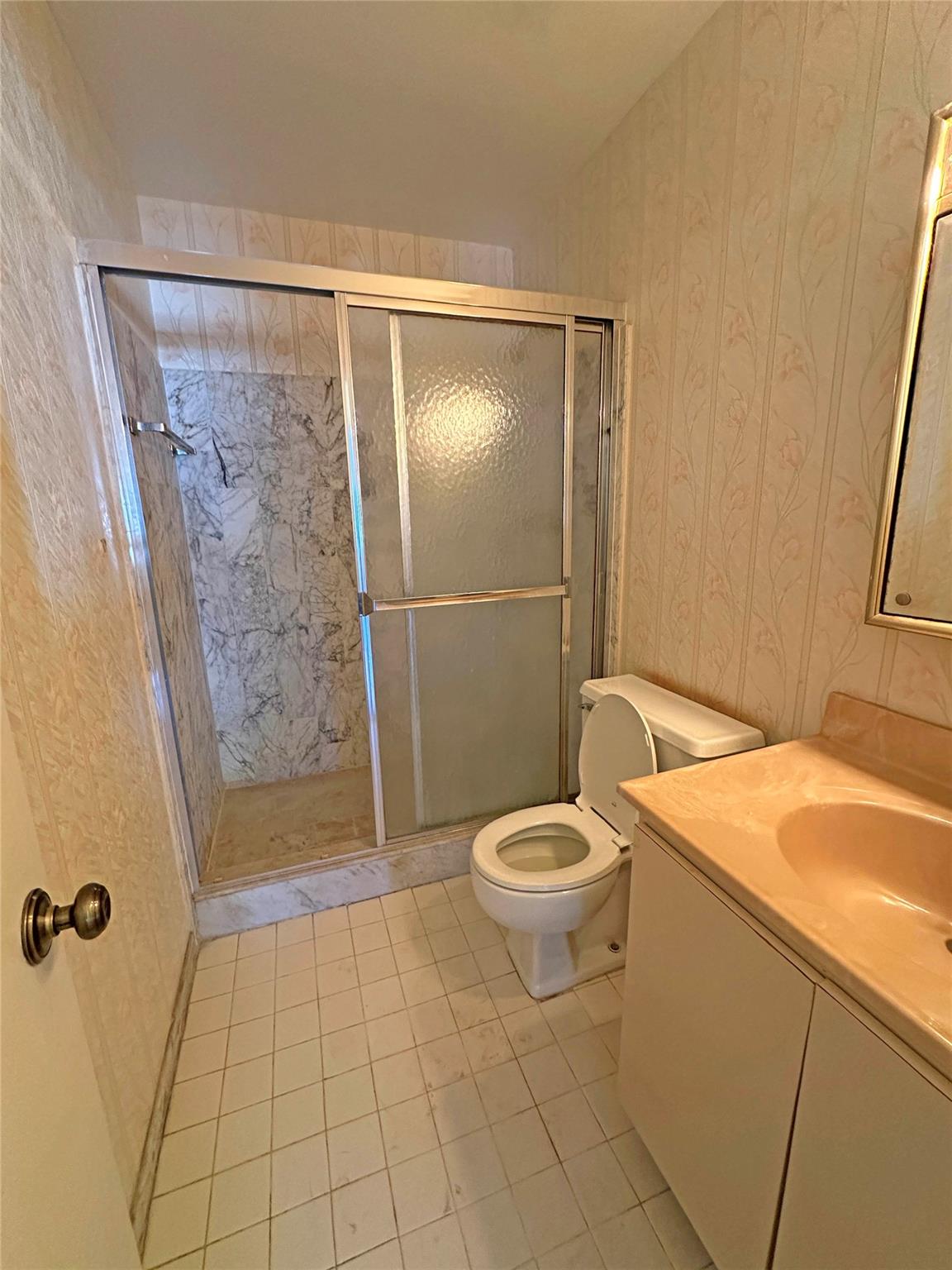 BAY COLONY CLUB - Residential