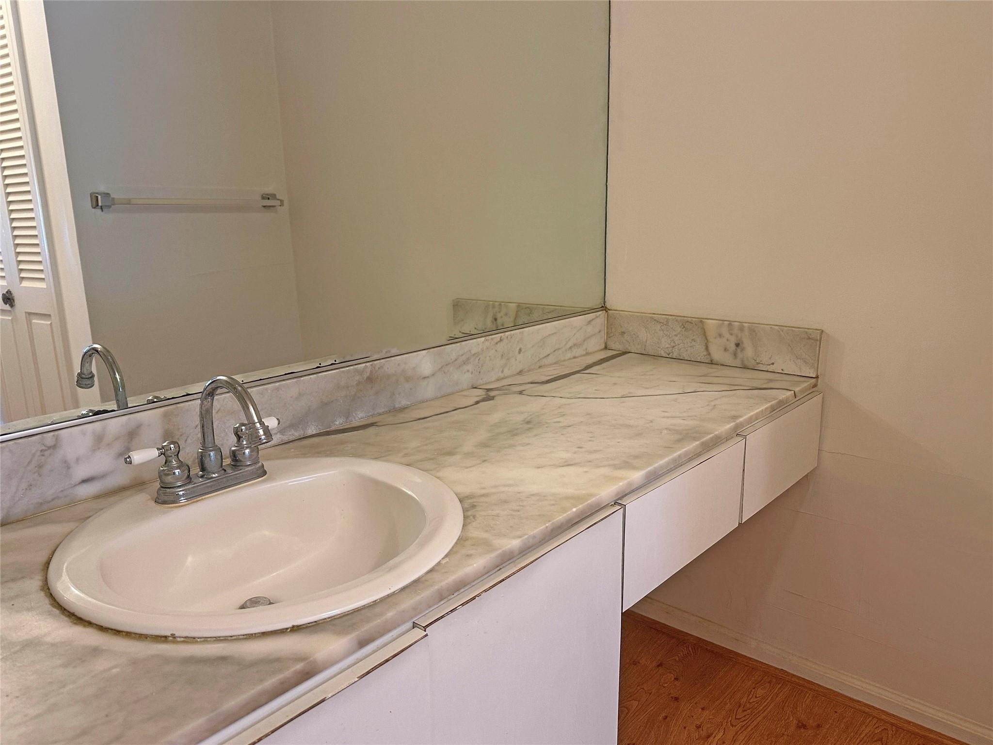 BAY COLONY CLUB - Residential