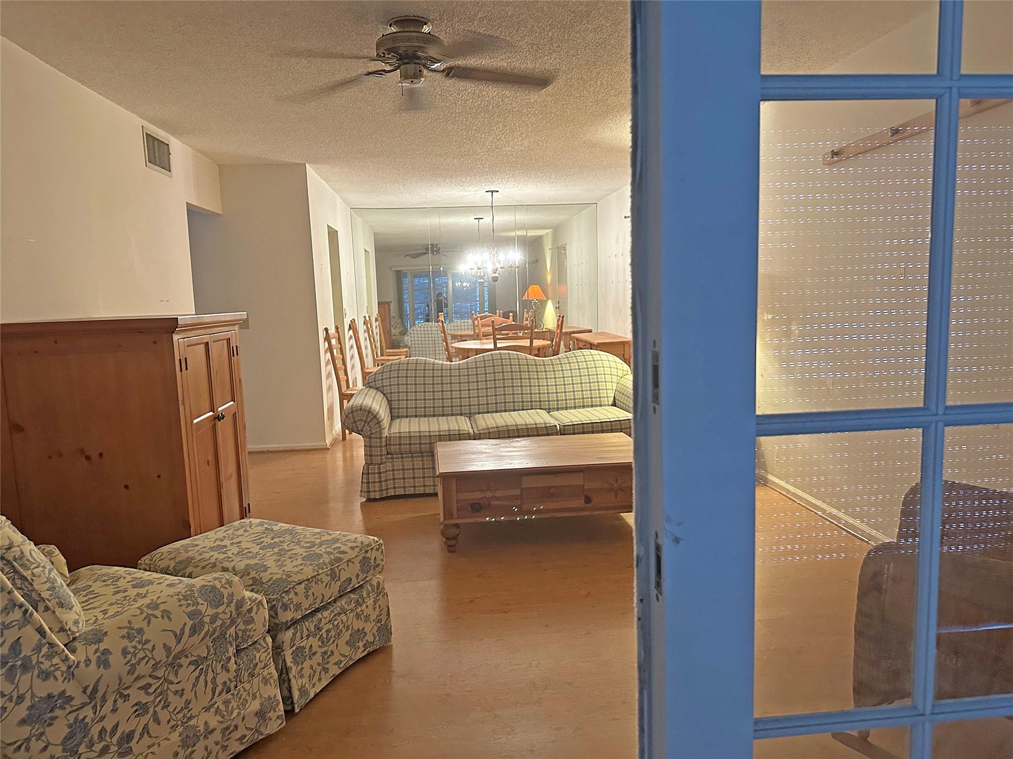 BAY COLONY CLUB - Residential