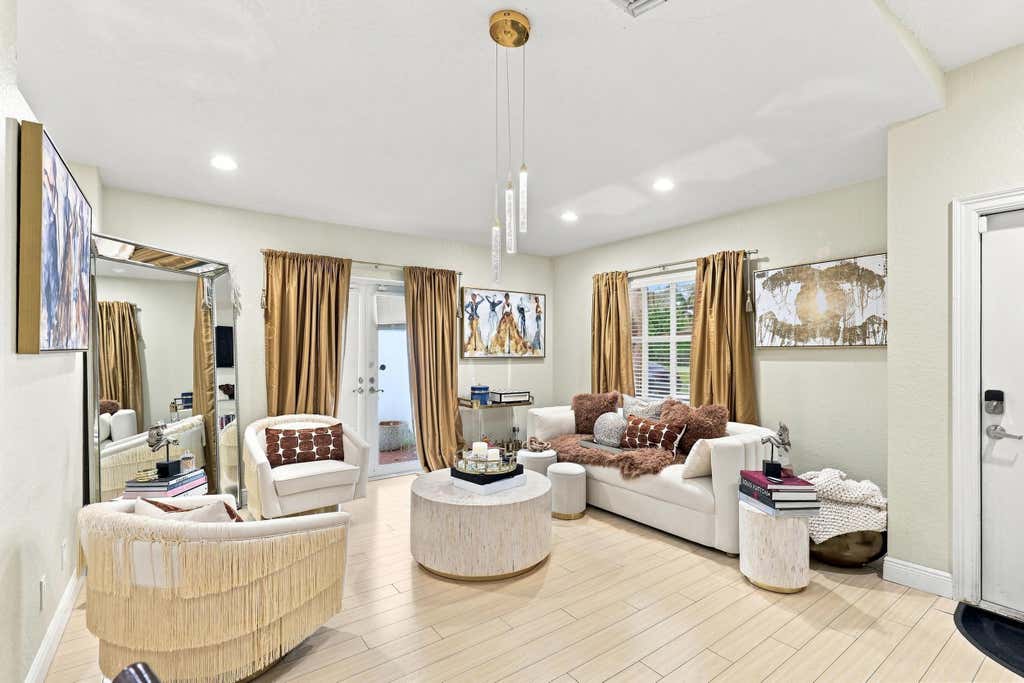Photo of 2118 E RIDGE Circle E, Boynton Beach, FL 33435 (MLS # B26061454)