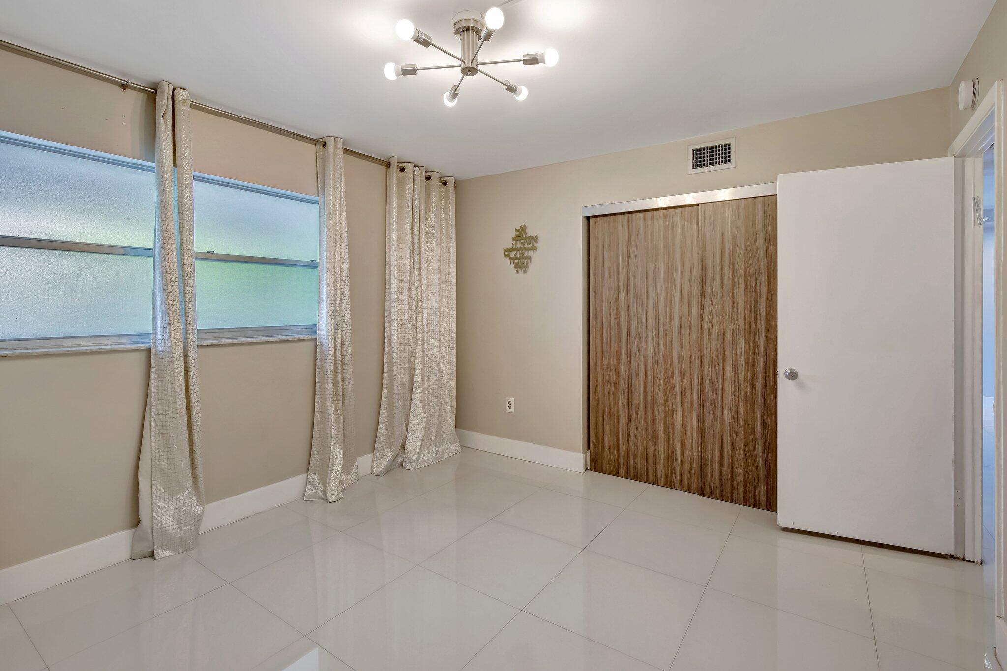 EDEN ISLES CONDO # 4 - Residential