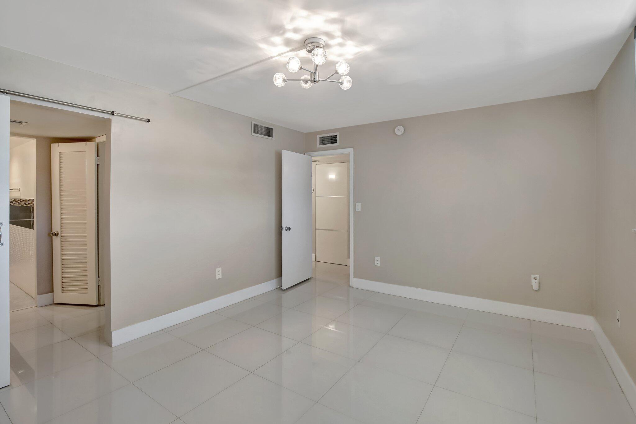 EDEN ISLES CONDO # 4 - Residential