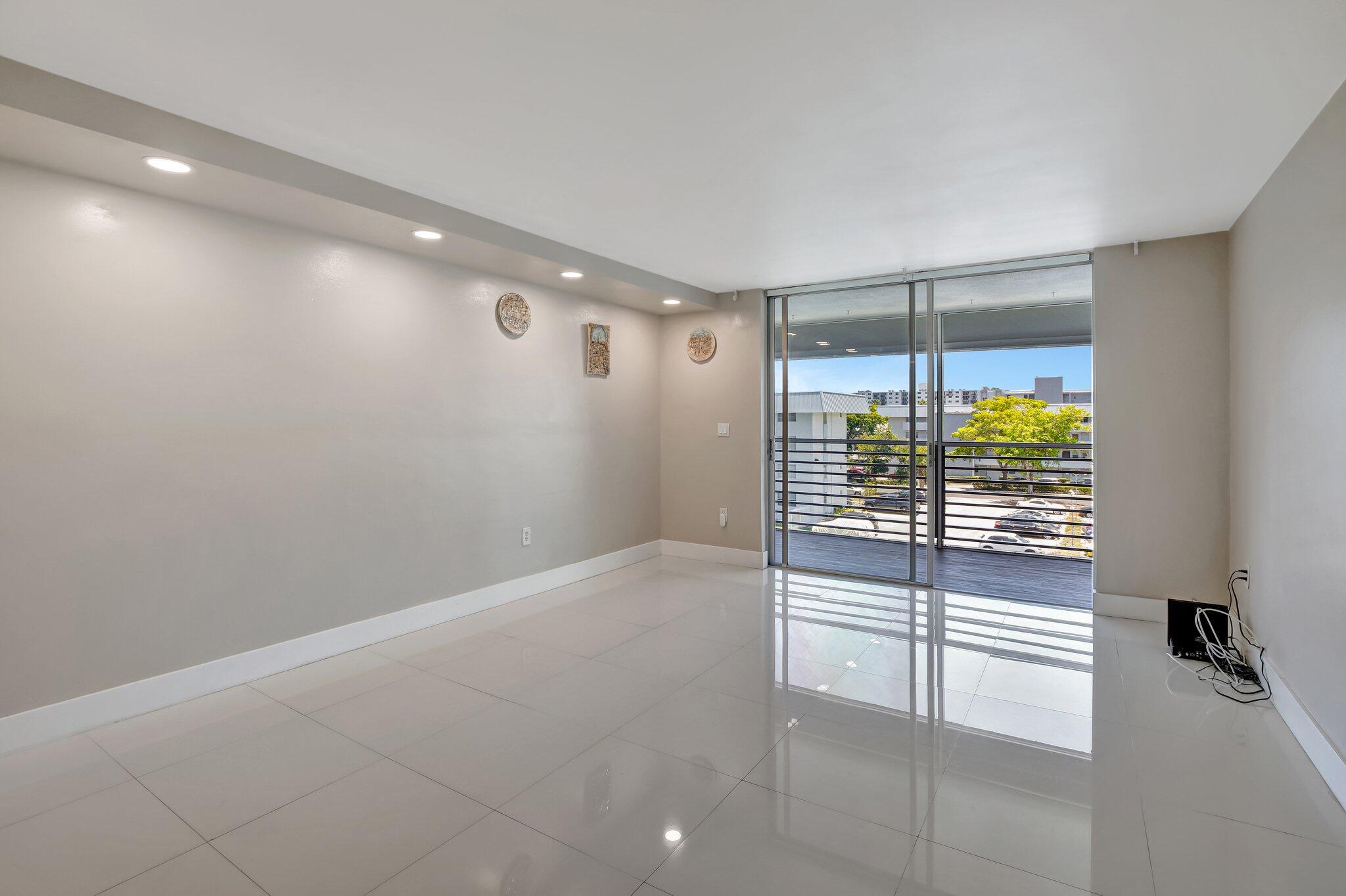 EDEN ISLES CONDO # 4 - Residential