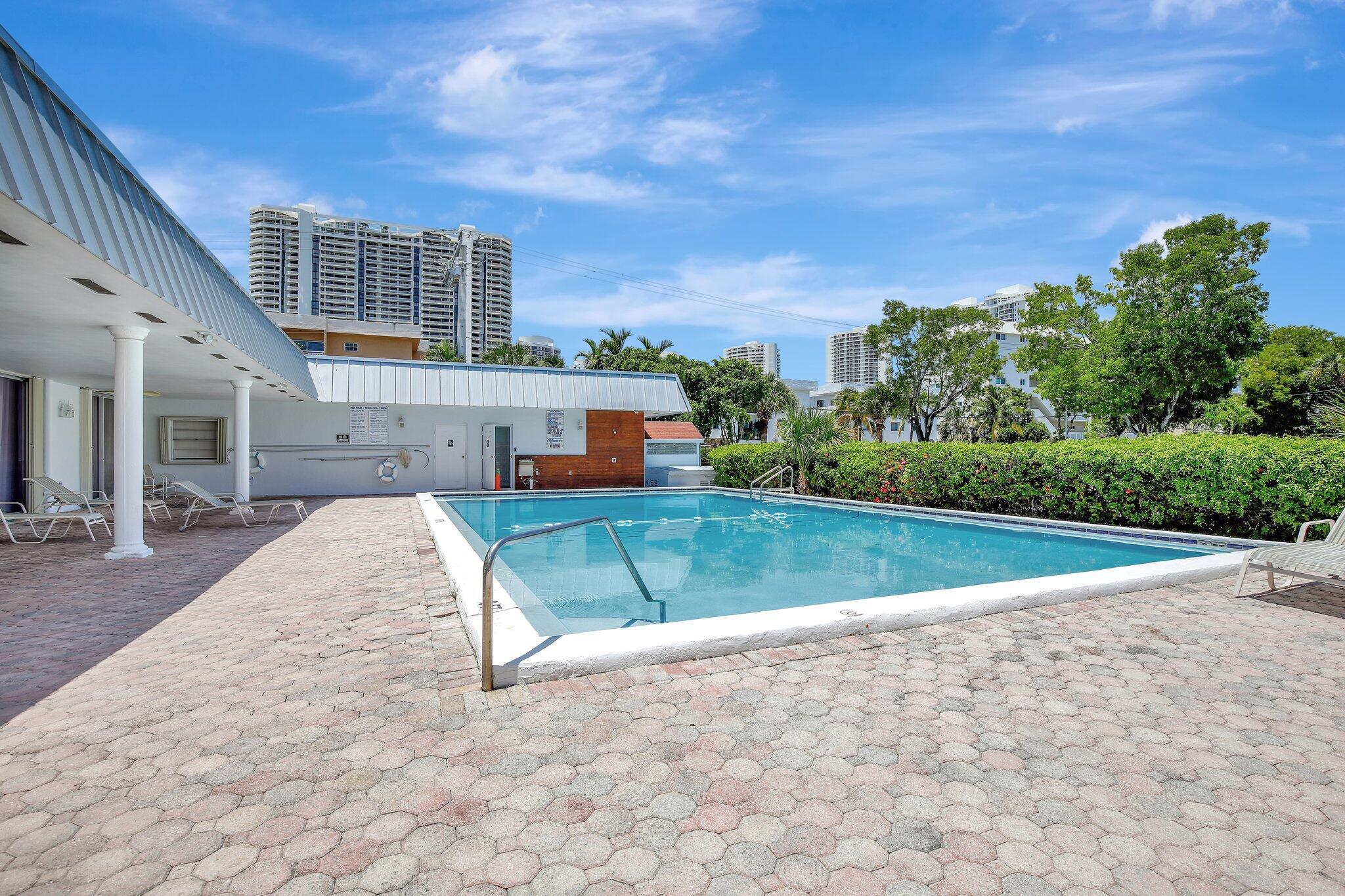 EDEN ISLES CONDO # 4 - Residential