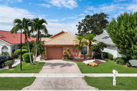 Single Family Residence in Boynton Beach FL 6182 Bay Isles Dr Dr.jpg